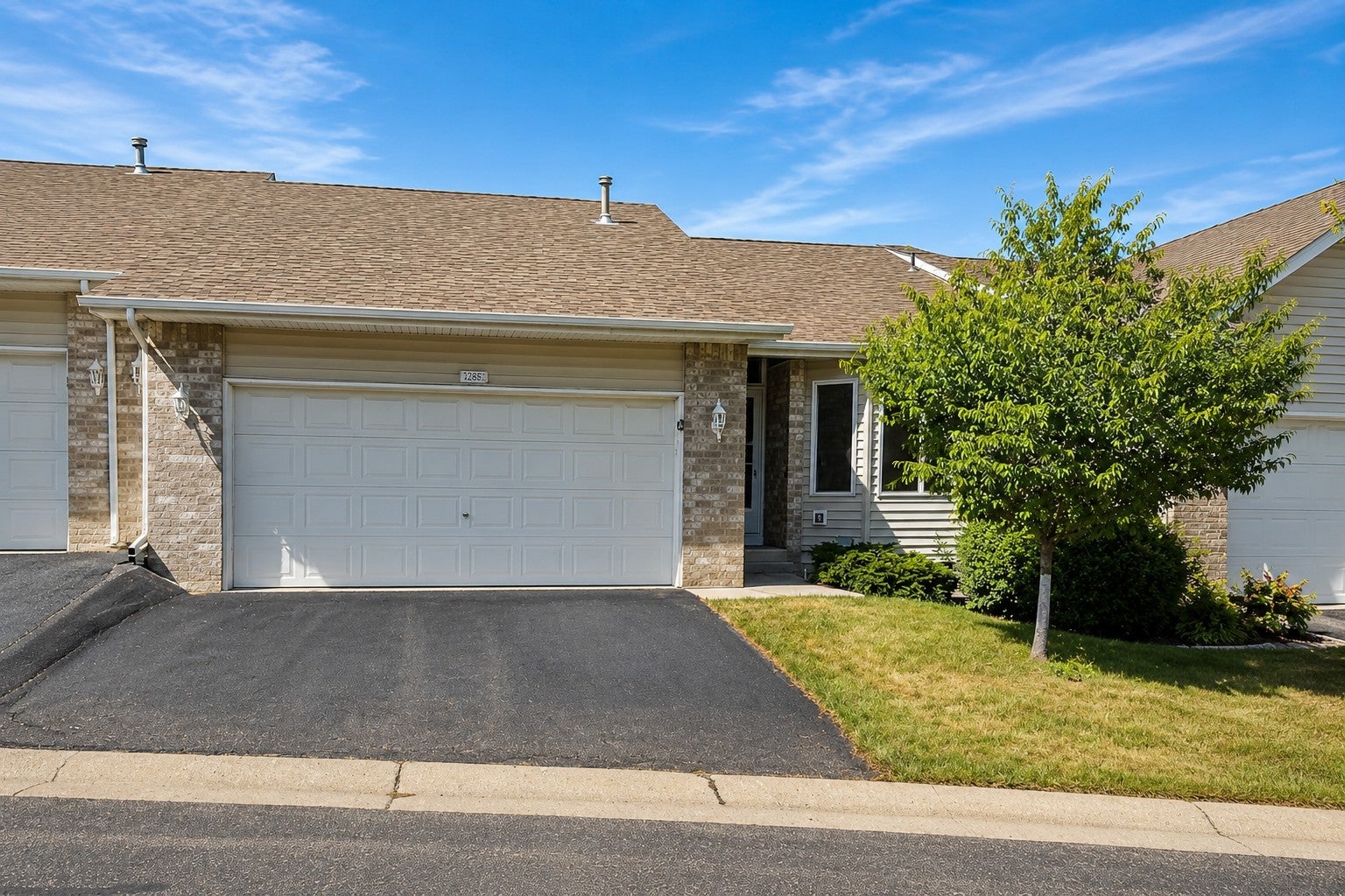12881 Glen Way — photo
