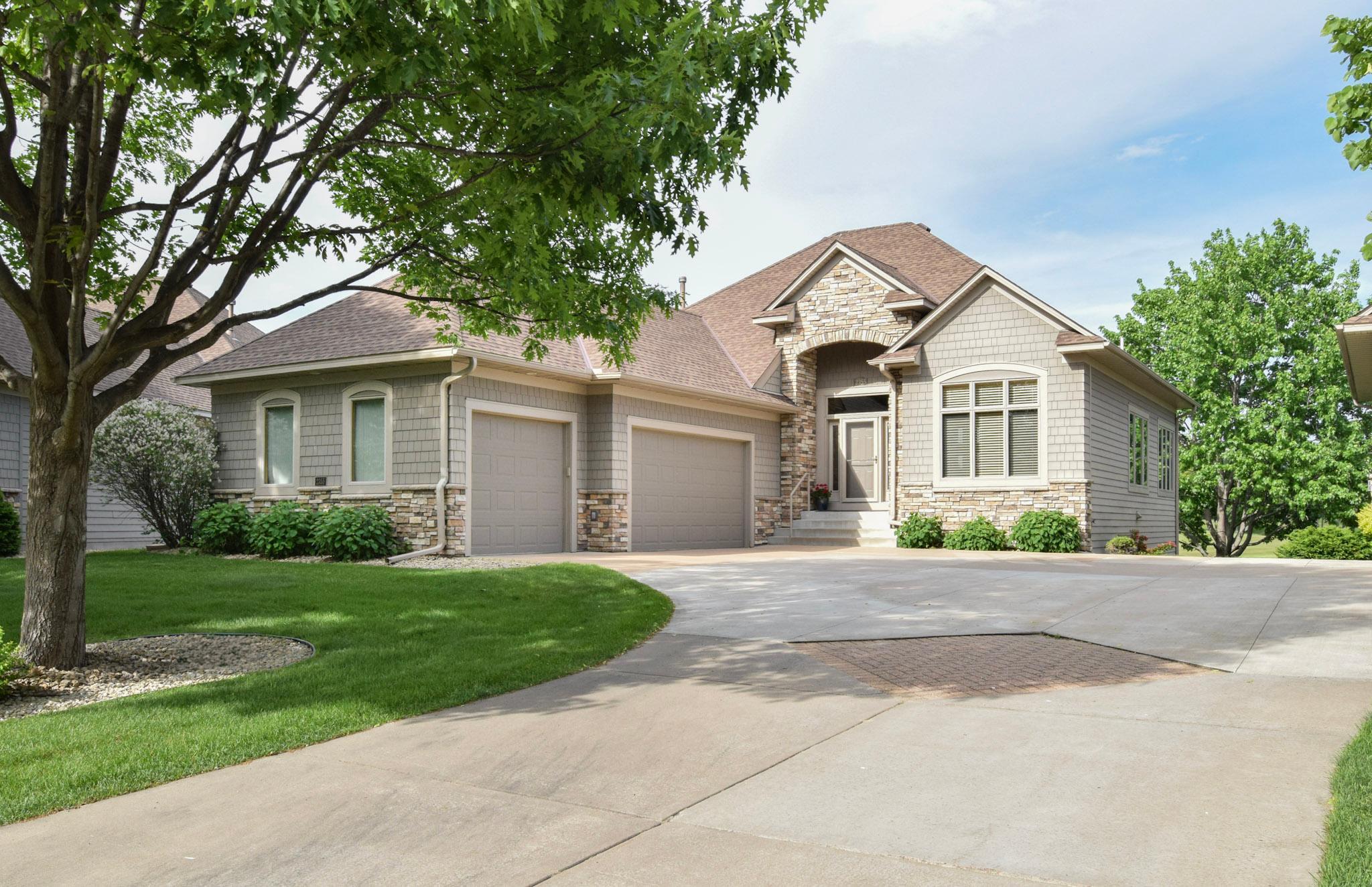 2355 Lehman Lane NE — photo
