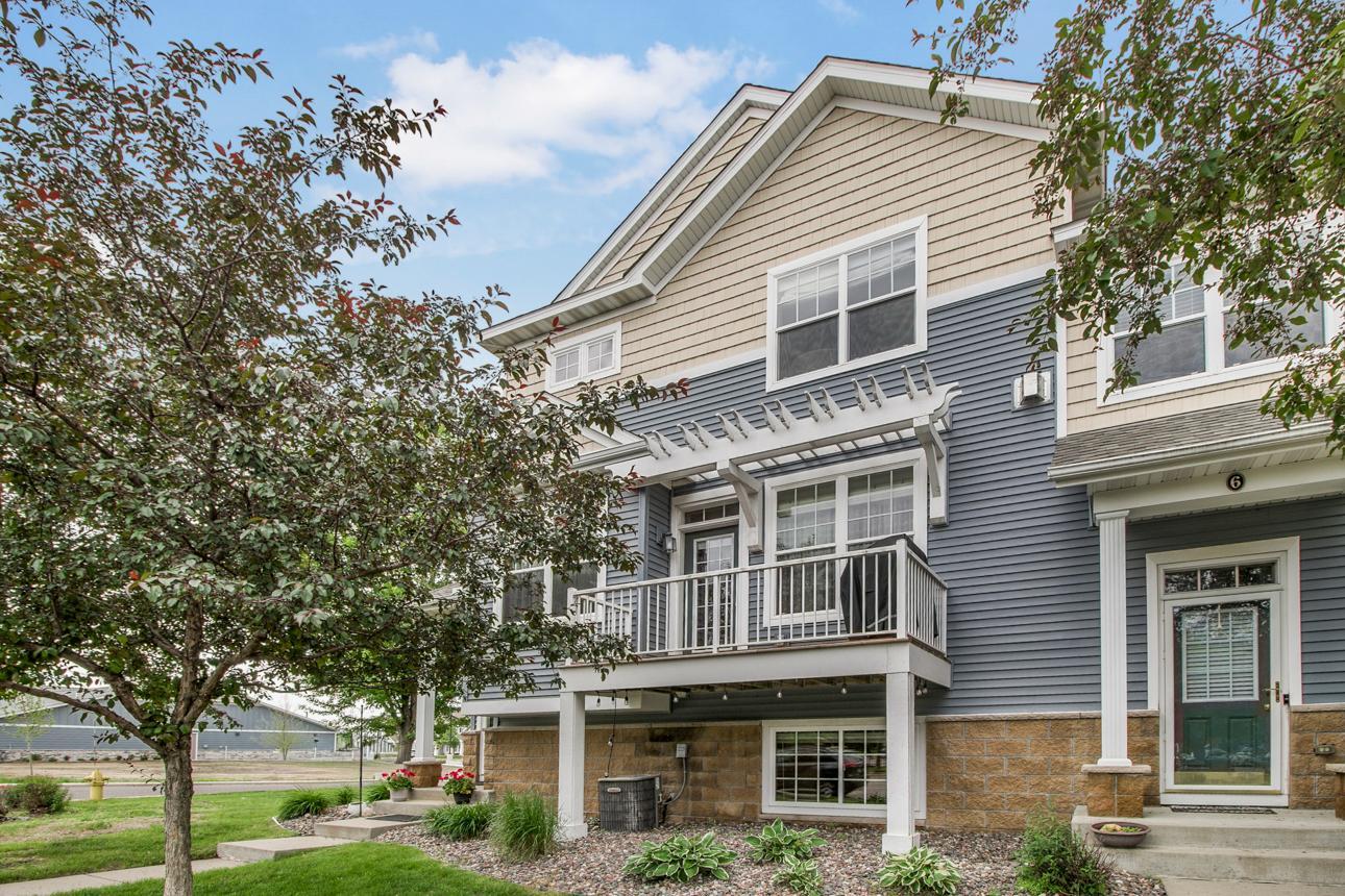 1691 Village Trail E 7 — photo