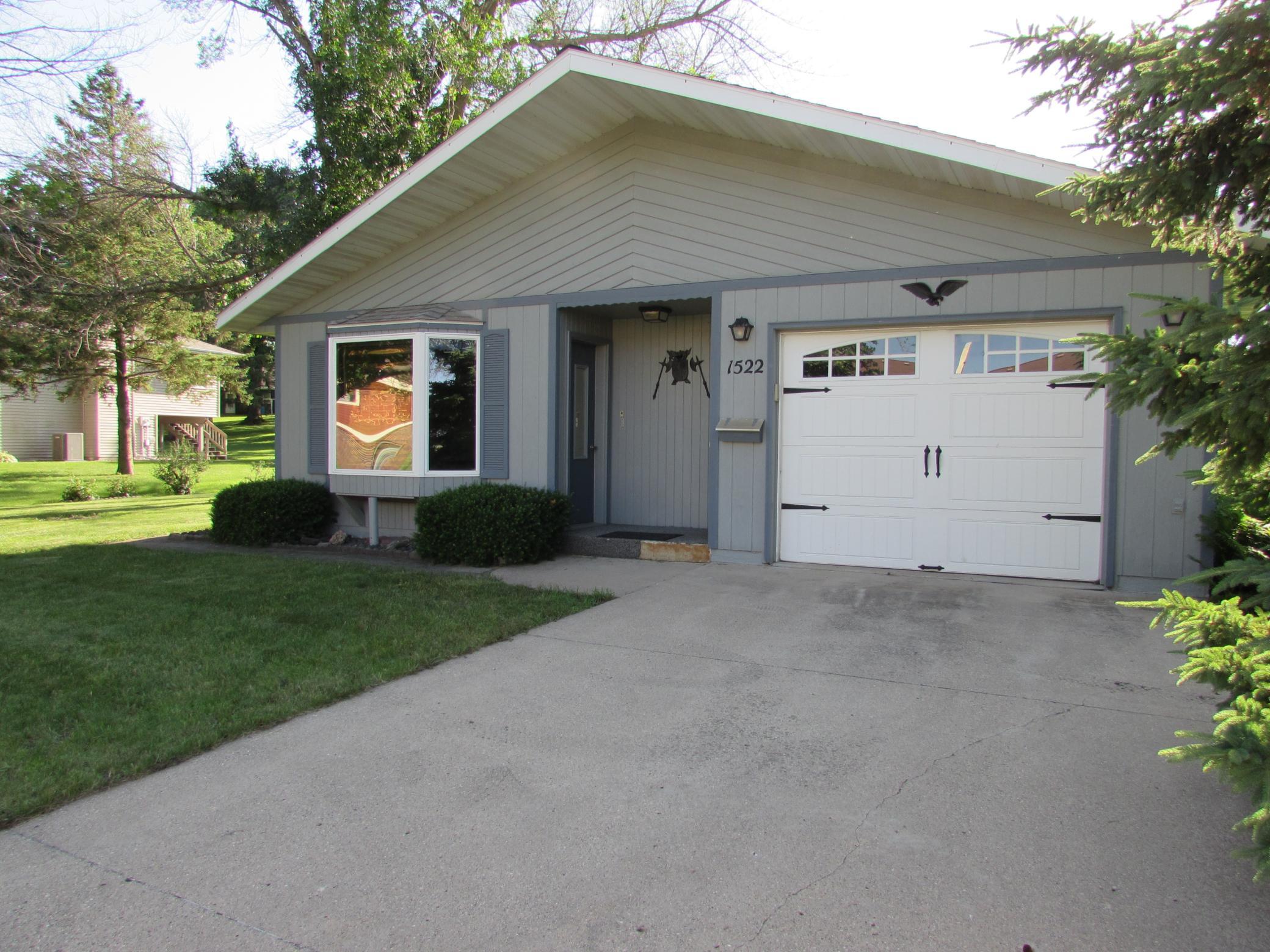 1522 Falcon Drive — photo