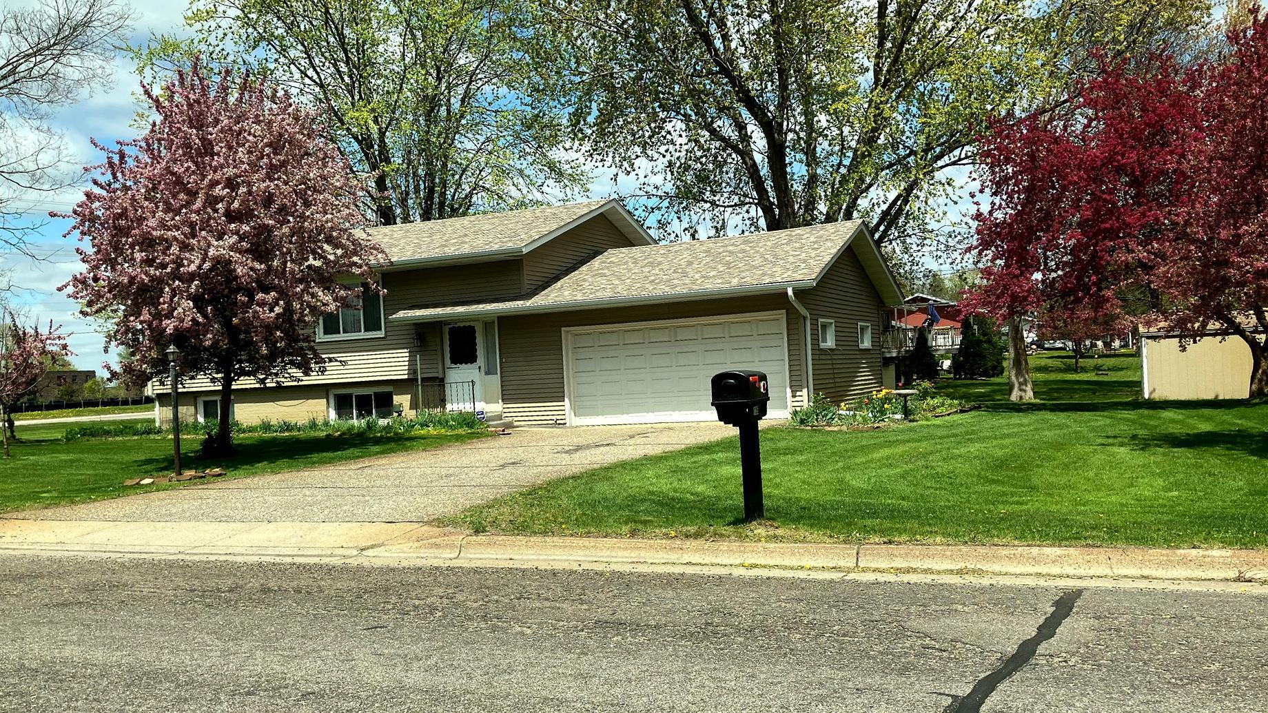 135 Dundee Lane — photo