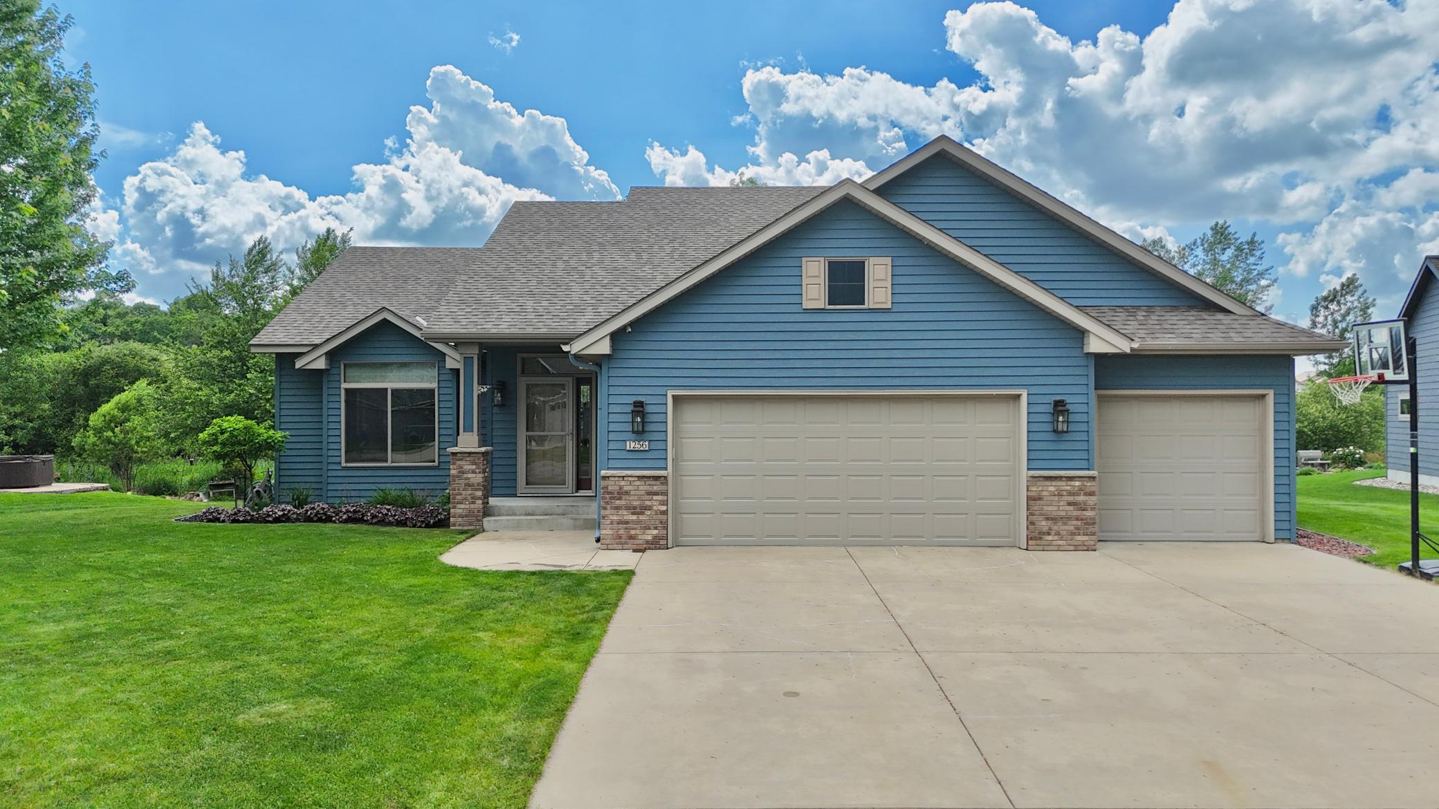 1256 Osauka Road NE — photo