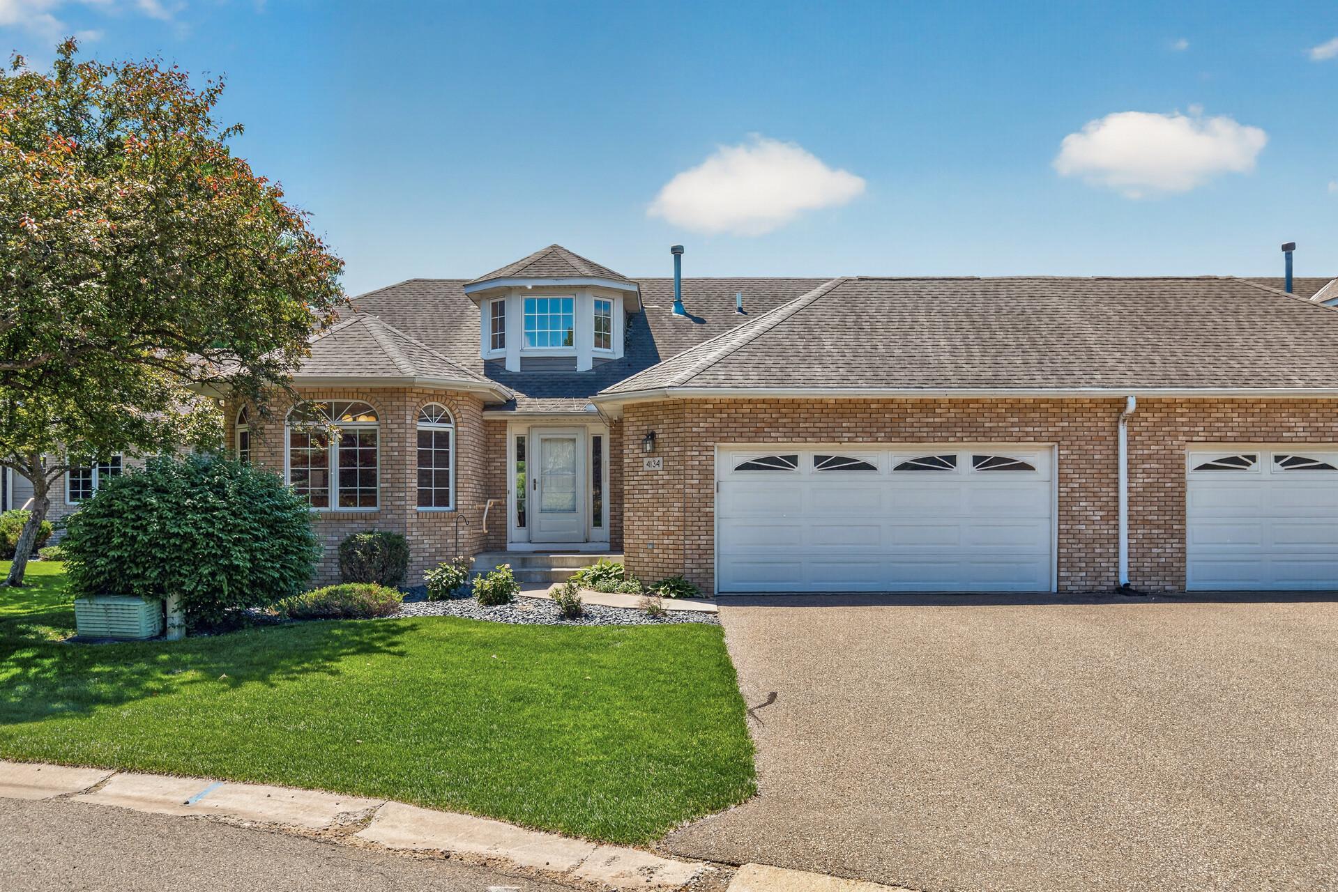 4134 Thornhill Lane — photo