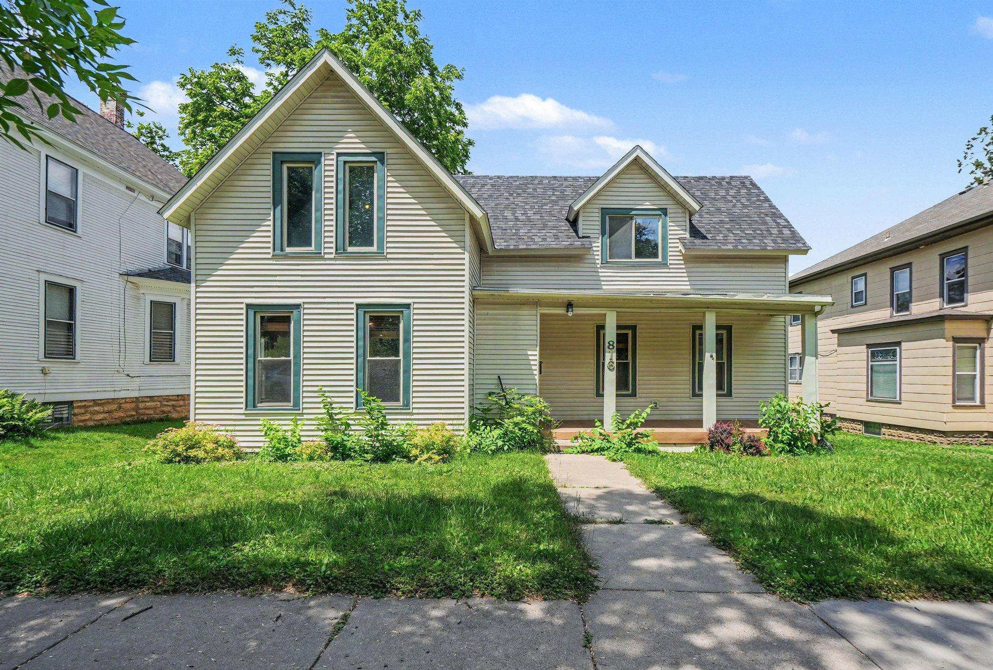 816 W 5th Street — photo