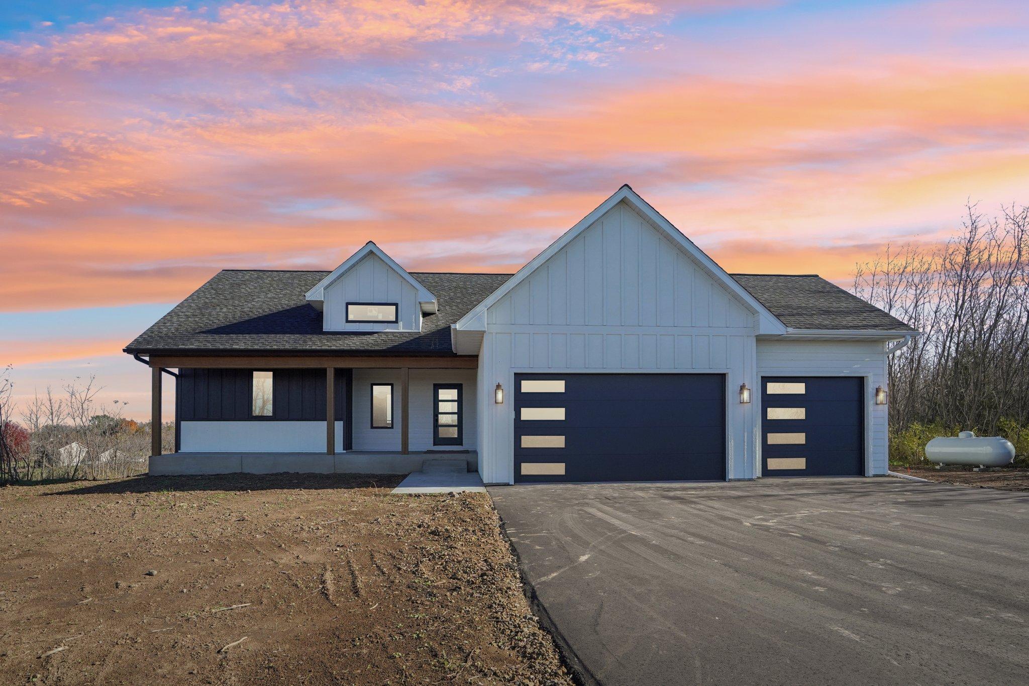 18866 Silo Court — photo
