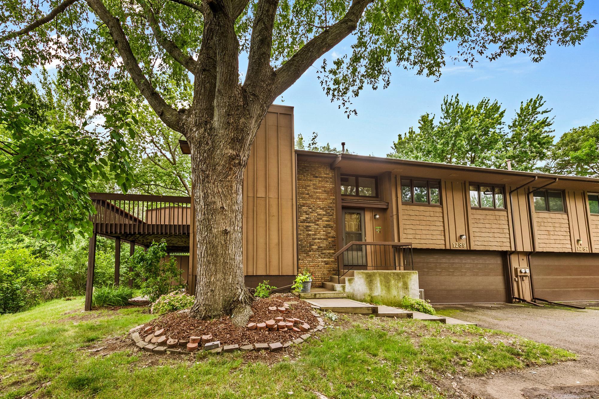 1289 Bridle Path Court — photo