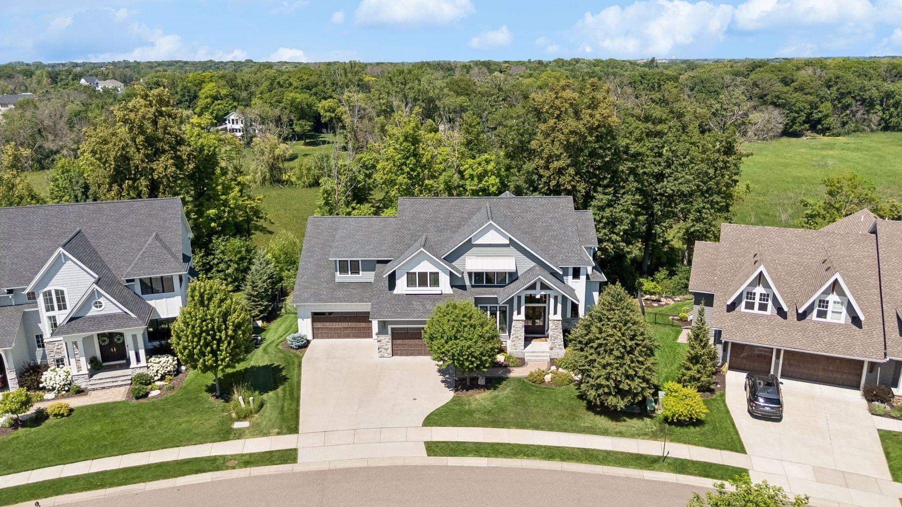 736 Woodland Hill Court — photo