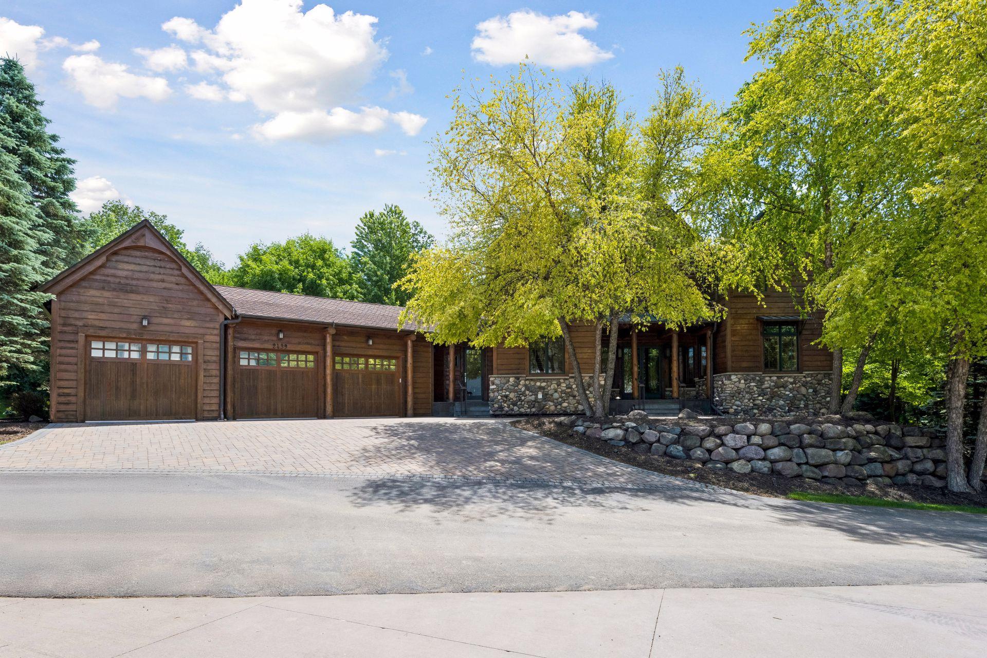 2439 Emerald Trail — photo