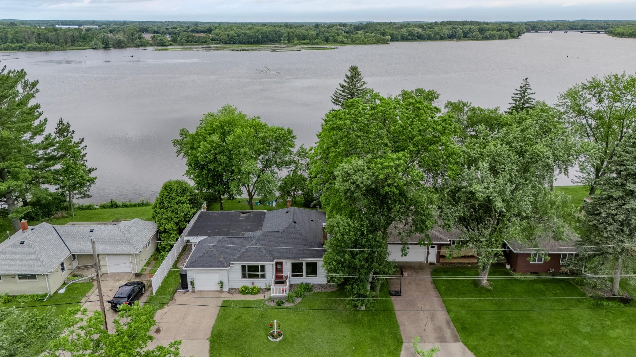 1019 Riverview Drive — photo