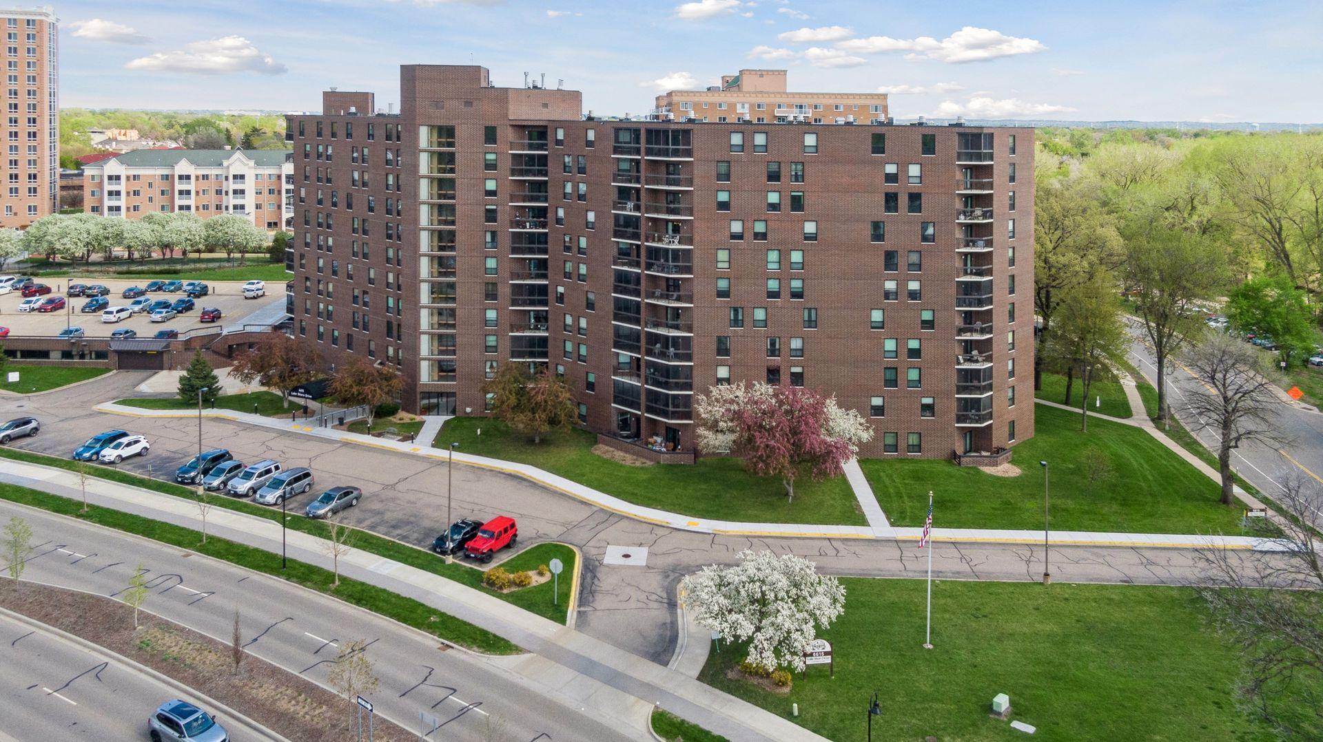 6615 Lake Shore Drive S 1009 — photo