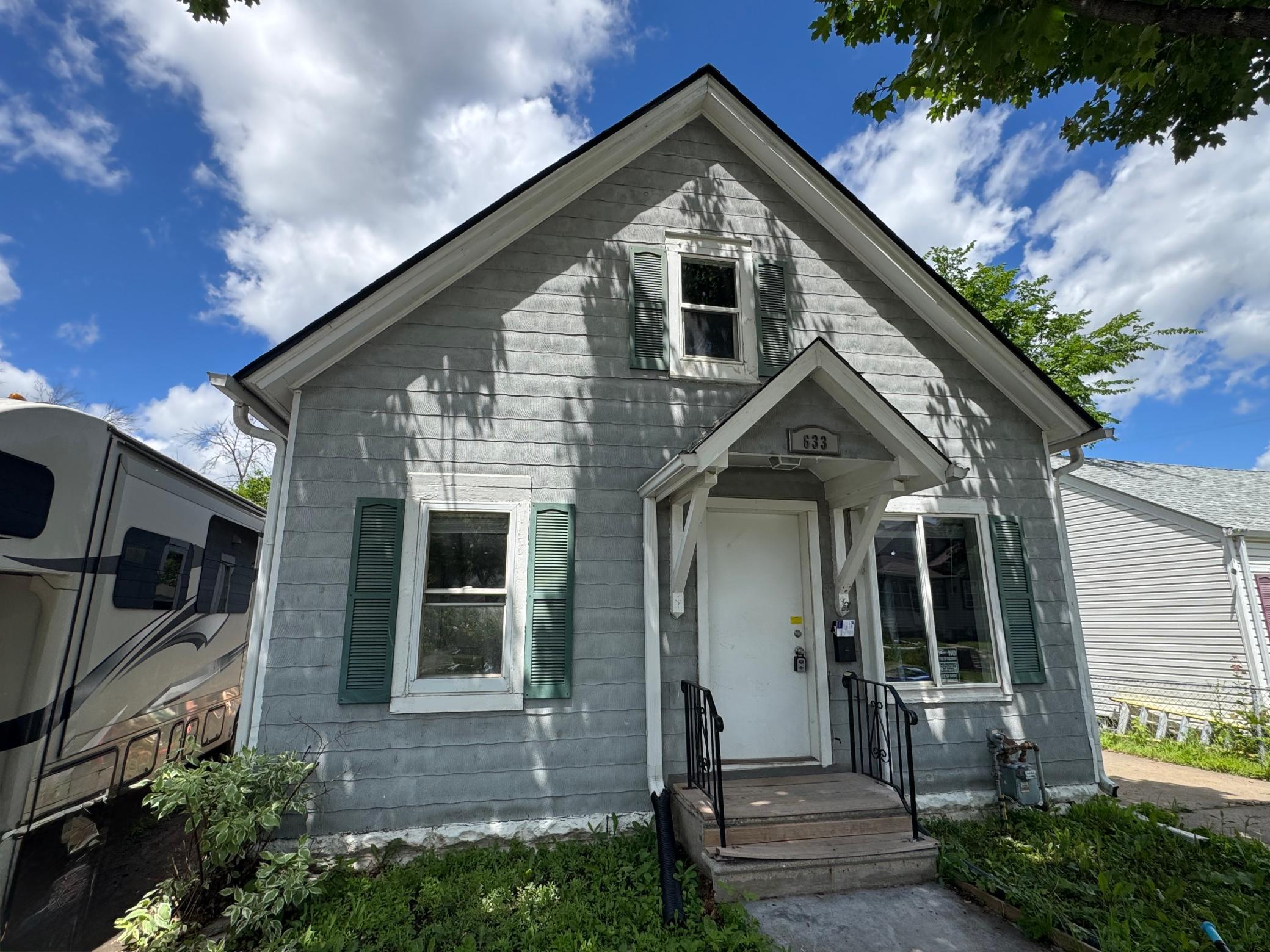 633 Parkway Drive — photo