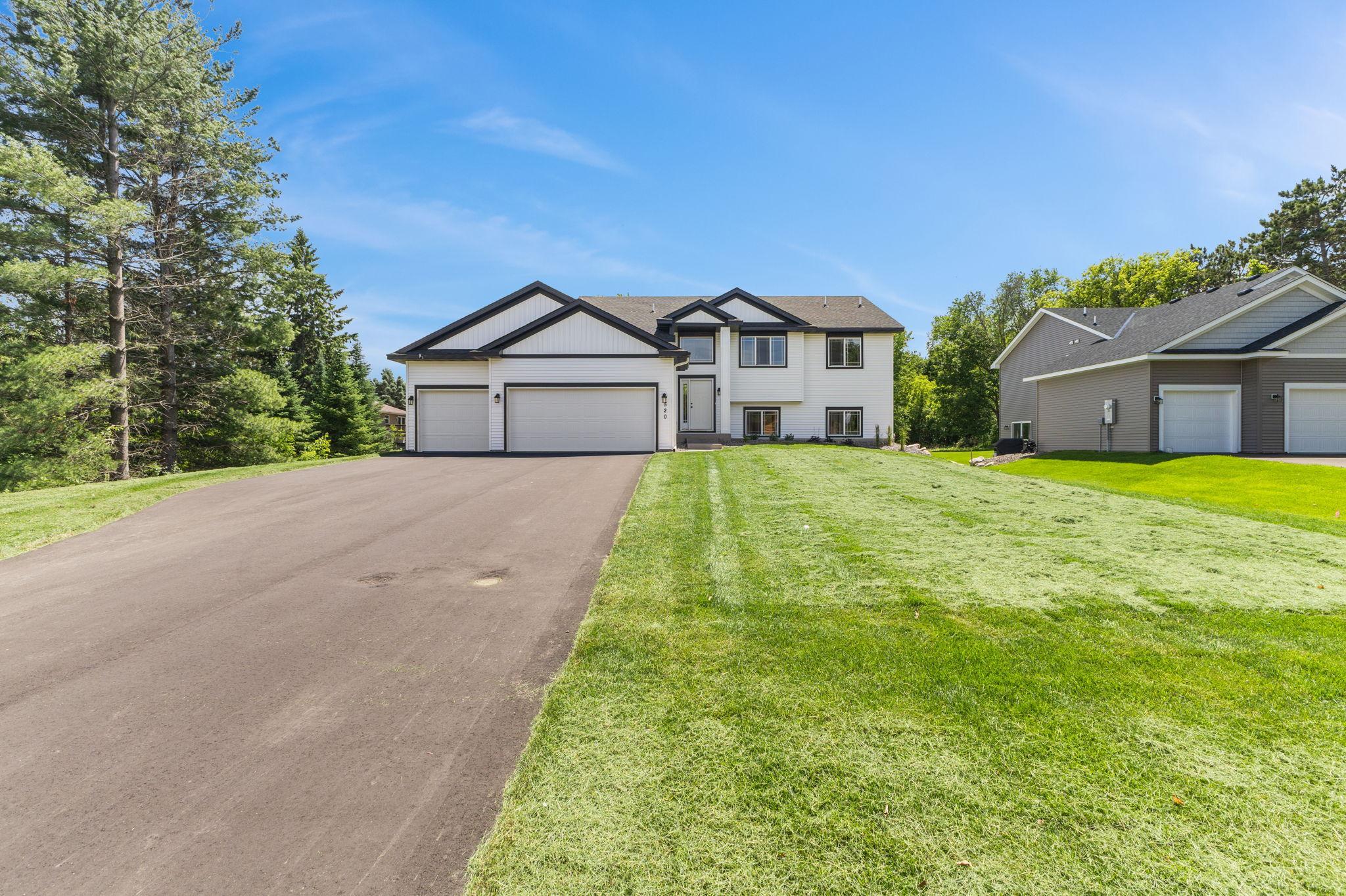 520 Lois Lane — photo
