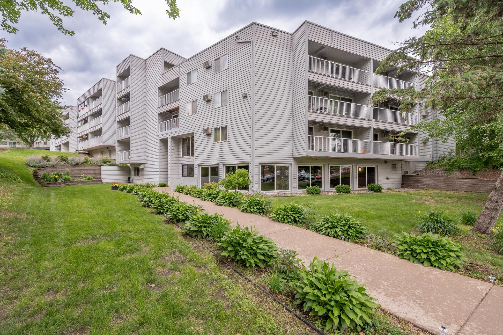 175 County Road B2 E 429 — photo