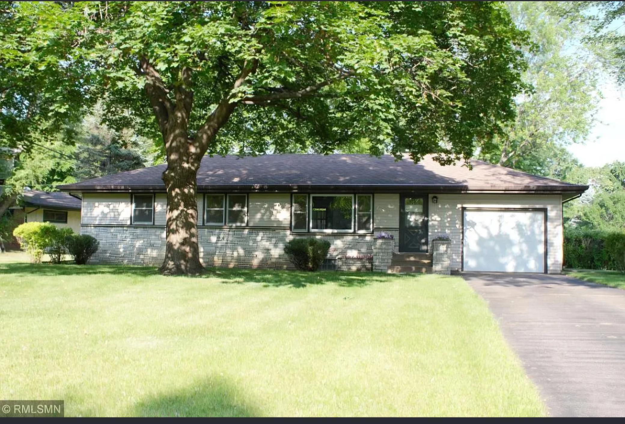 6201 Riverview Terrace NE — photo