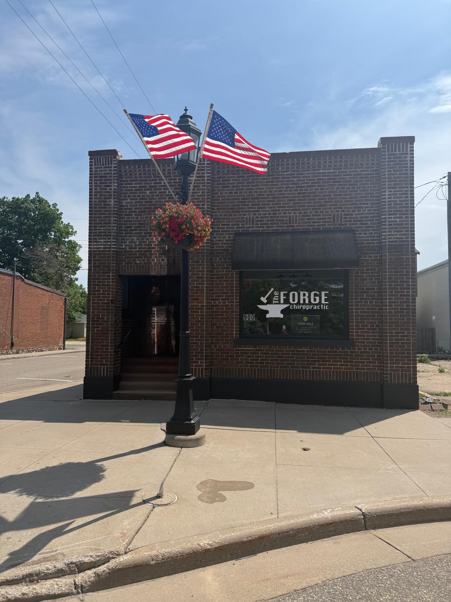 900 Main Street — photo