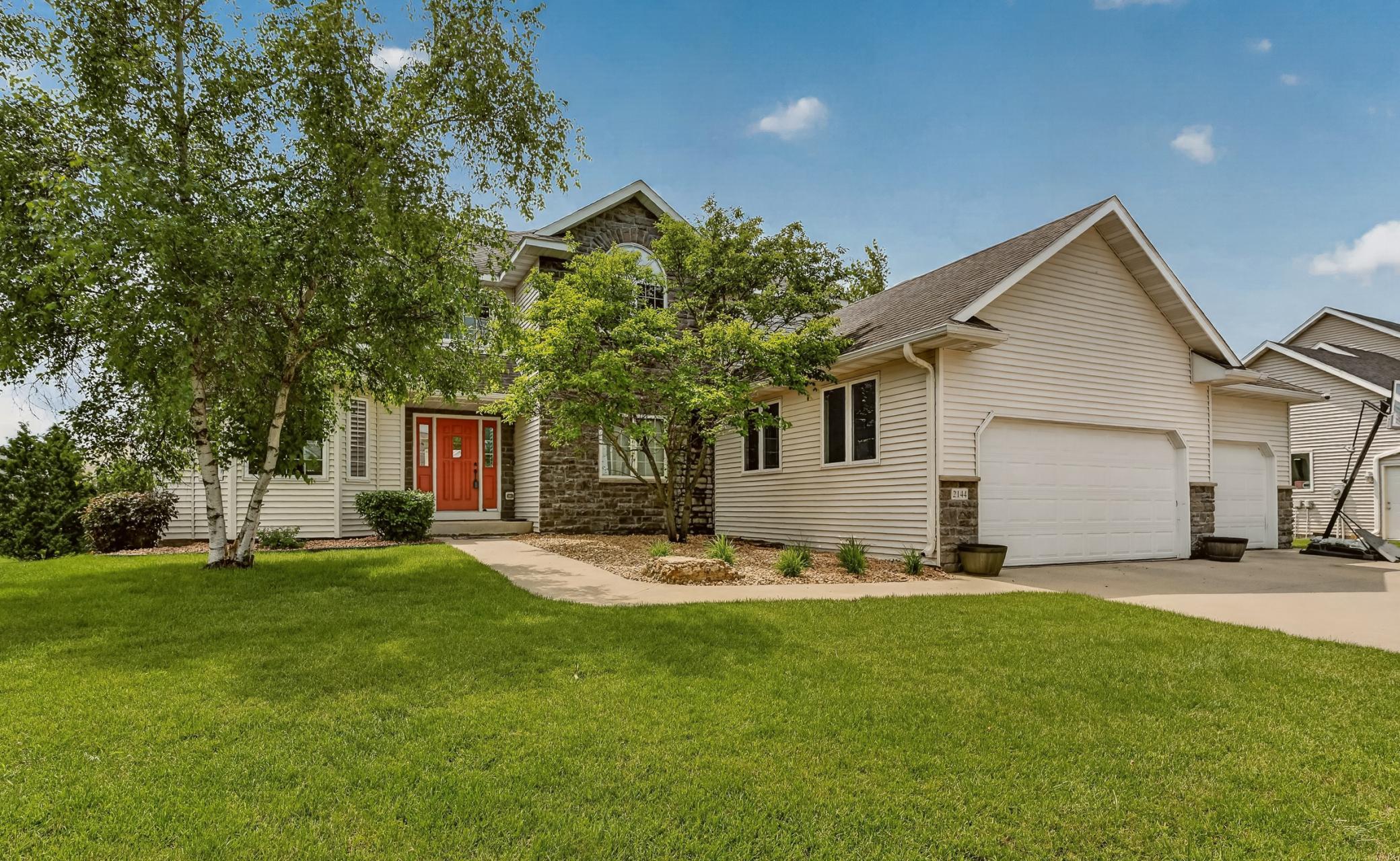 2144 Jade Lane NE — photo