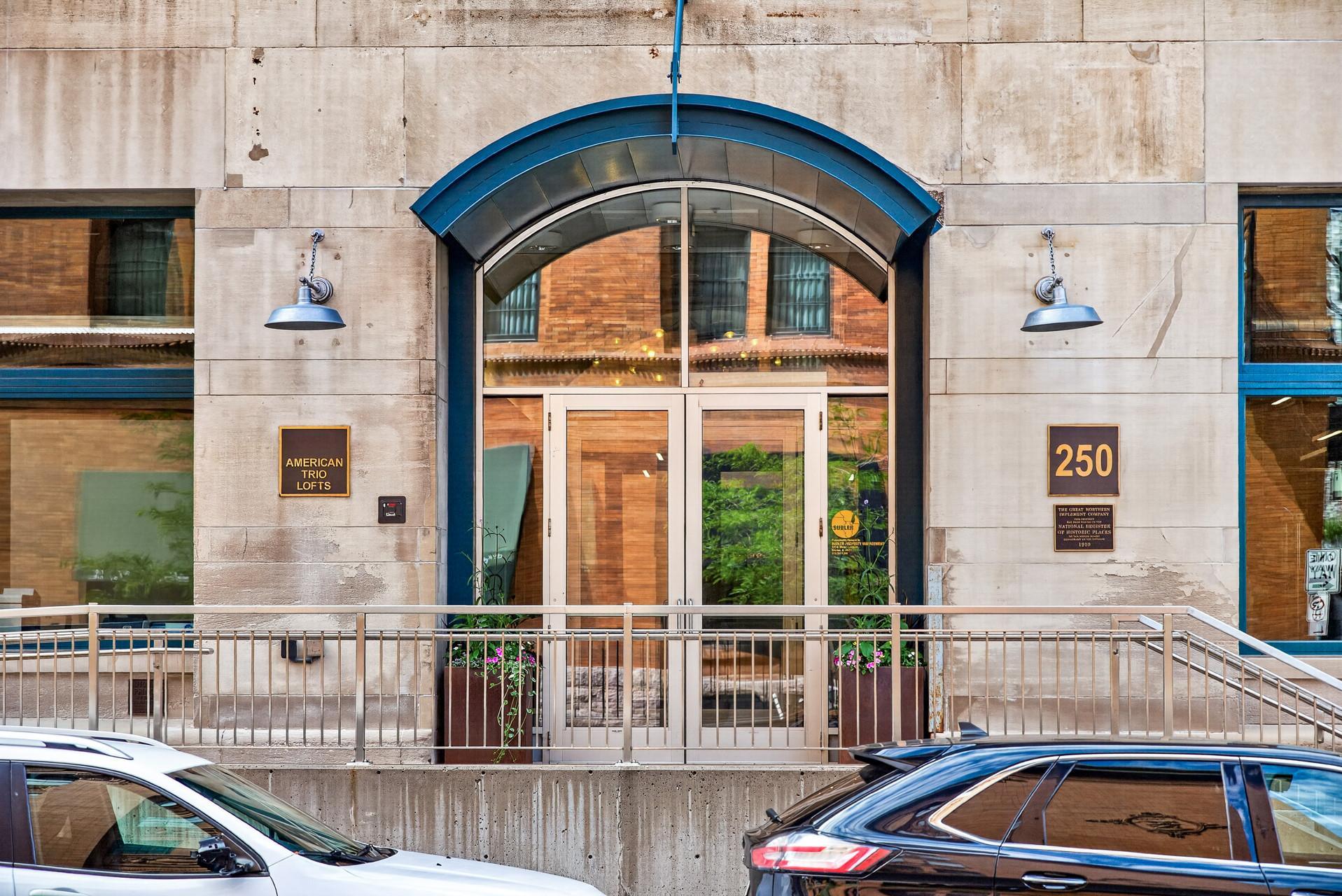 250 Park Avenue 502 — photo