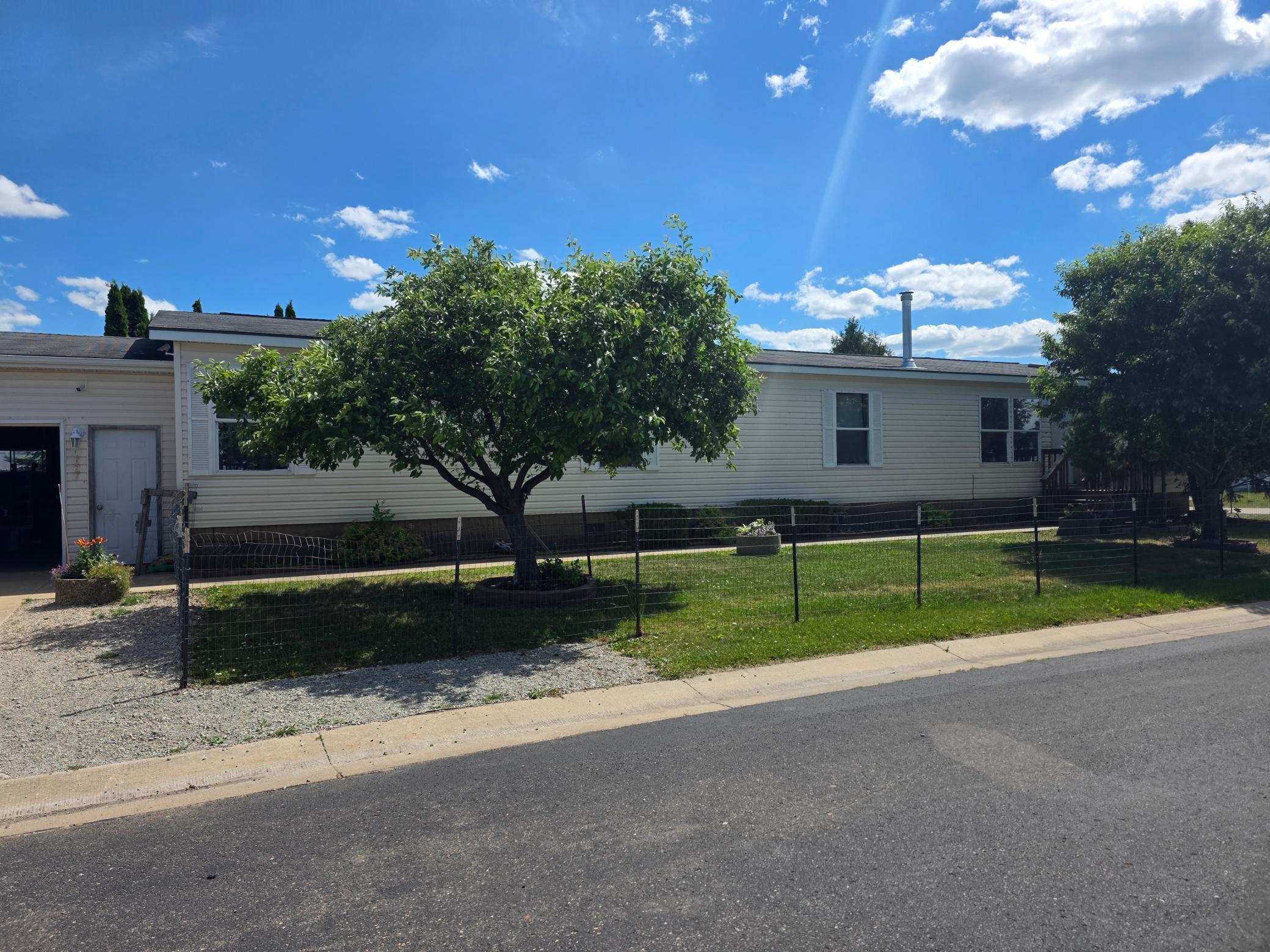 157 Southfork Drive SE — photo