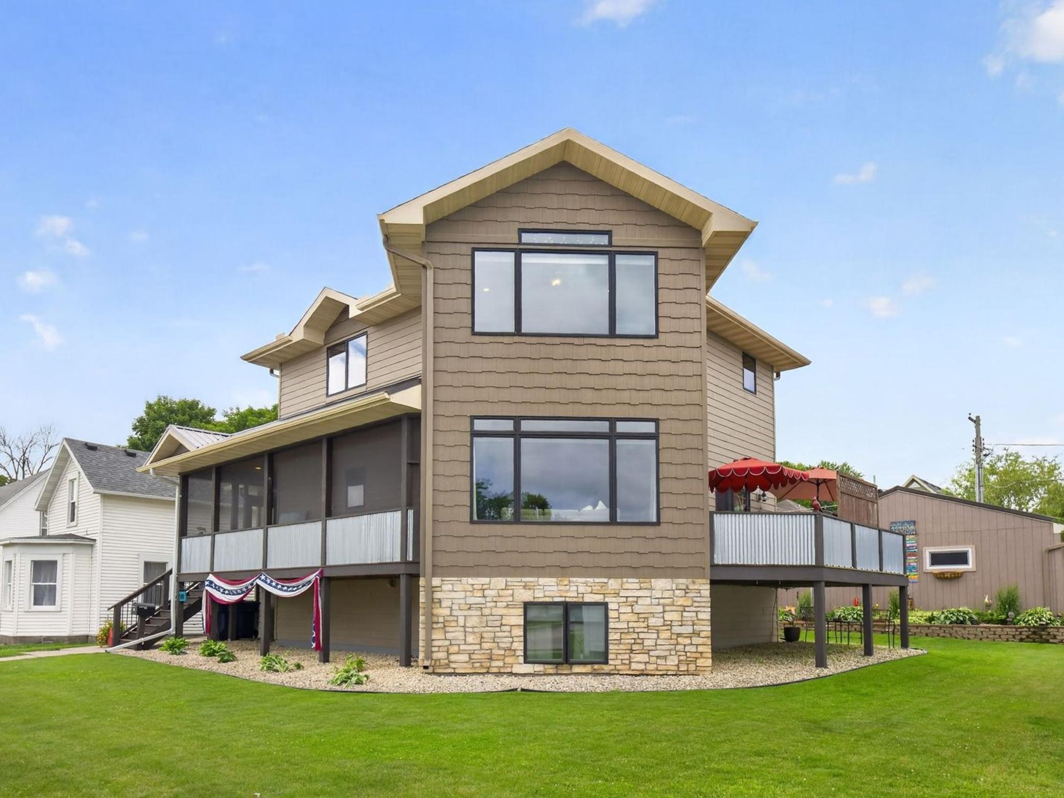 519 N Lakeshore Drive — photo
