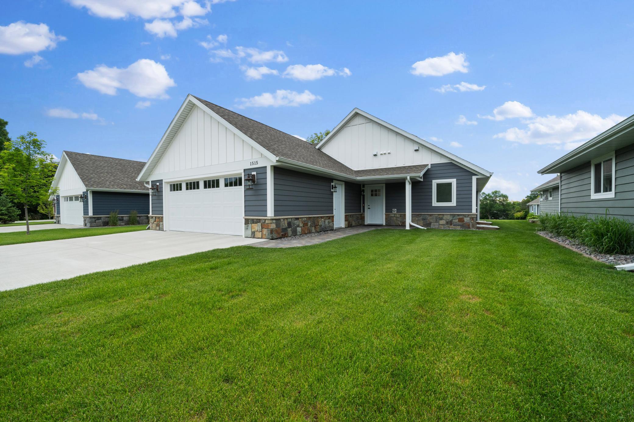 1515 Geneva Road NE — photo