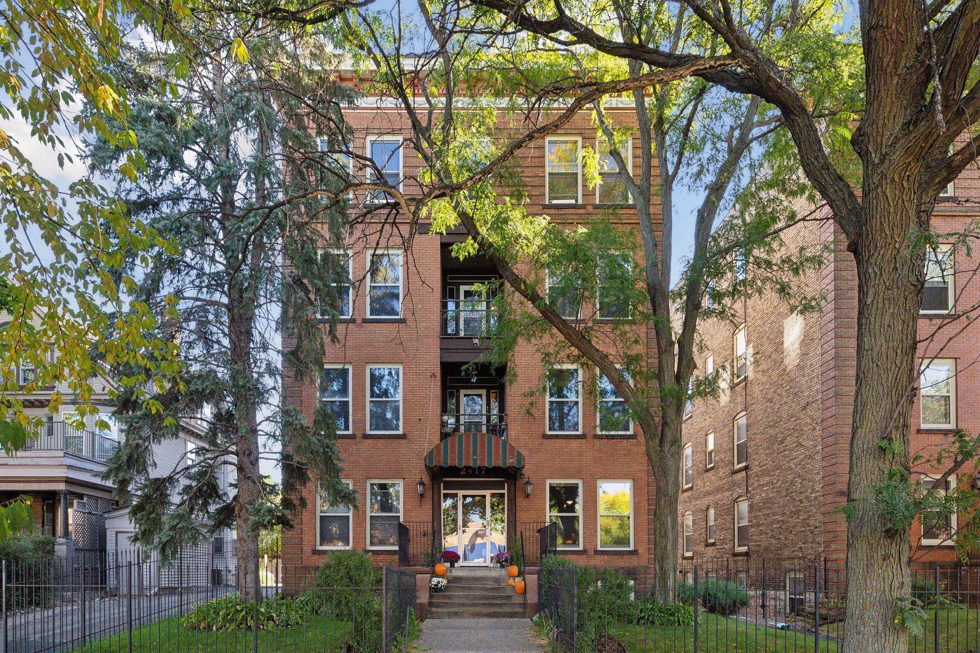 2417 Emerson Avenue S 109 — photo