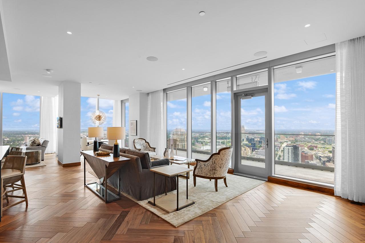 255 Hennepin Avenue 3402 — photo