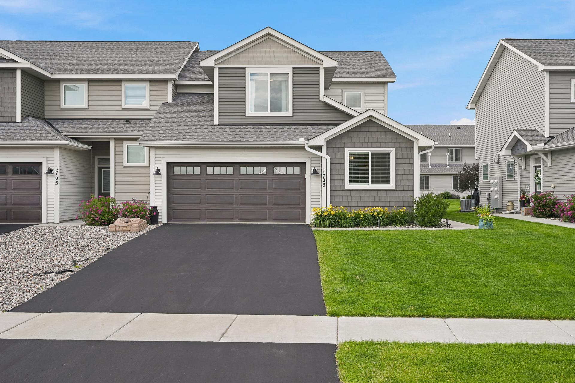 1723 Southpoint Lane — photo