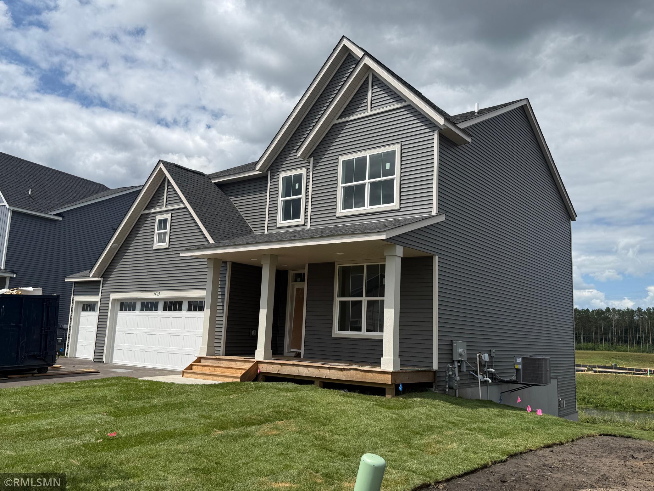 1709 Meadows Drive NE — photo