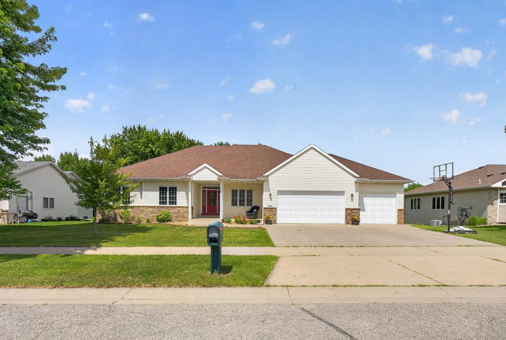 2967 Darcy Drive NE — photo