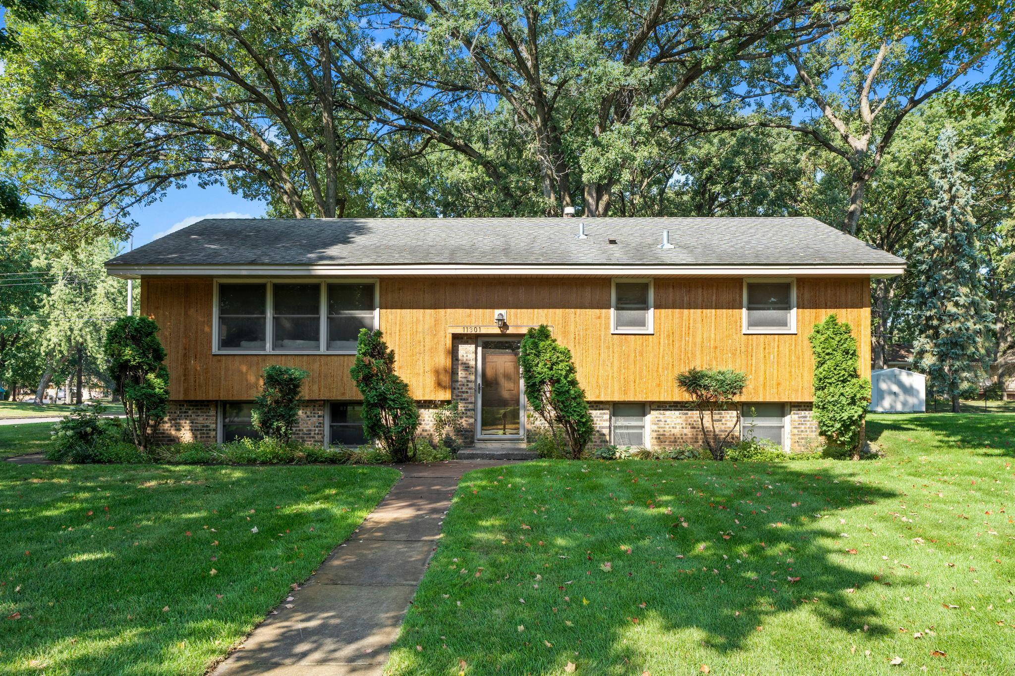 11301 Welcome Avenue N — photo