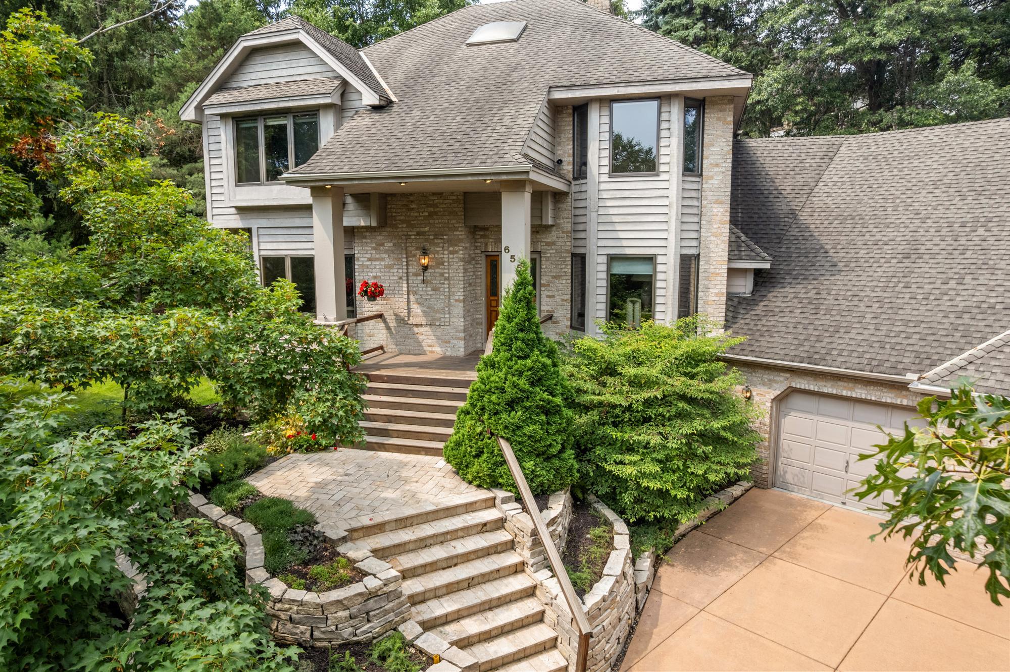 655 Evergreen Circle — photo