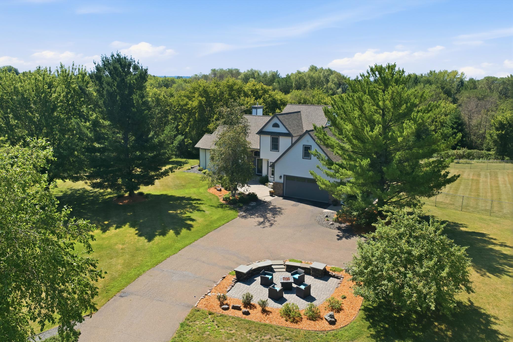 923 Cloverleaf Circle — photo