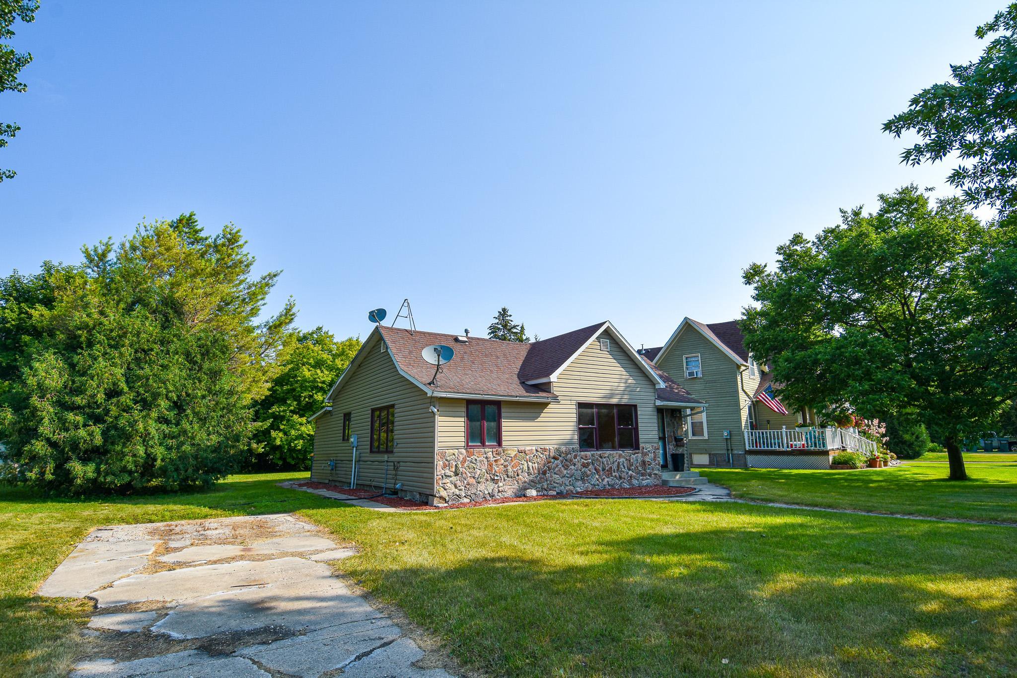 237 E Nelson Avenue, Warren, MN 56762 — photo 3