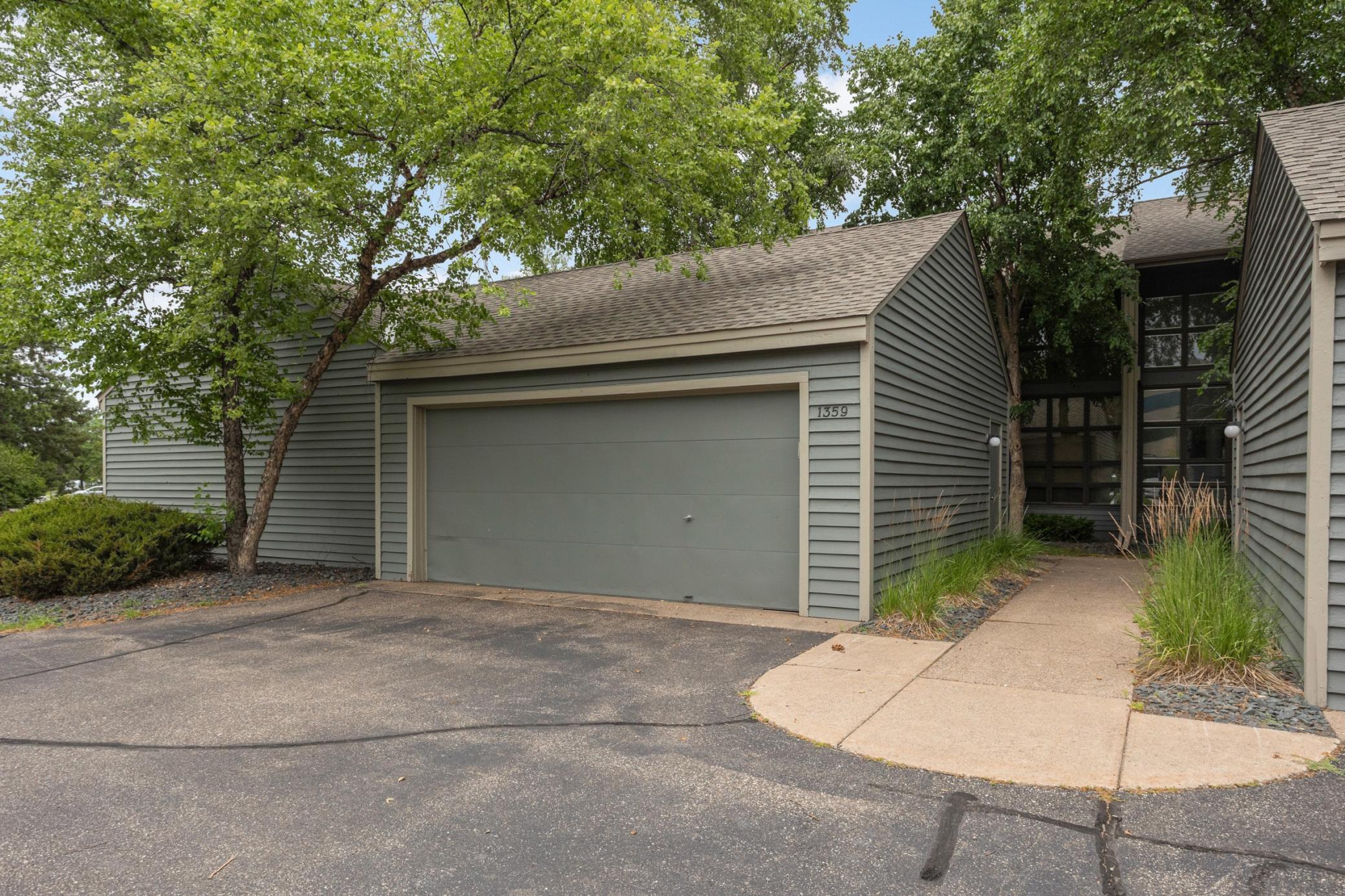 1359 Spencer Road W 1359 — photo