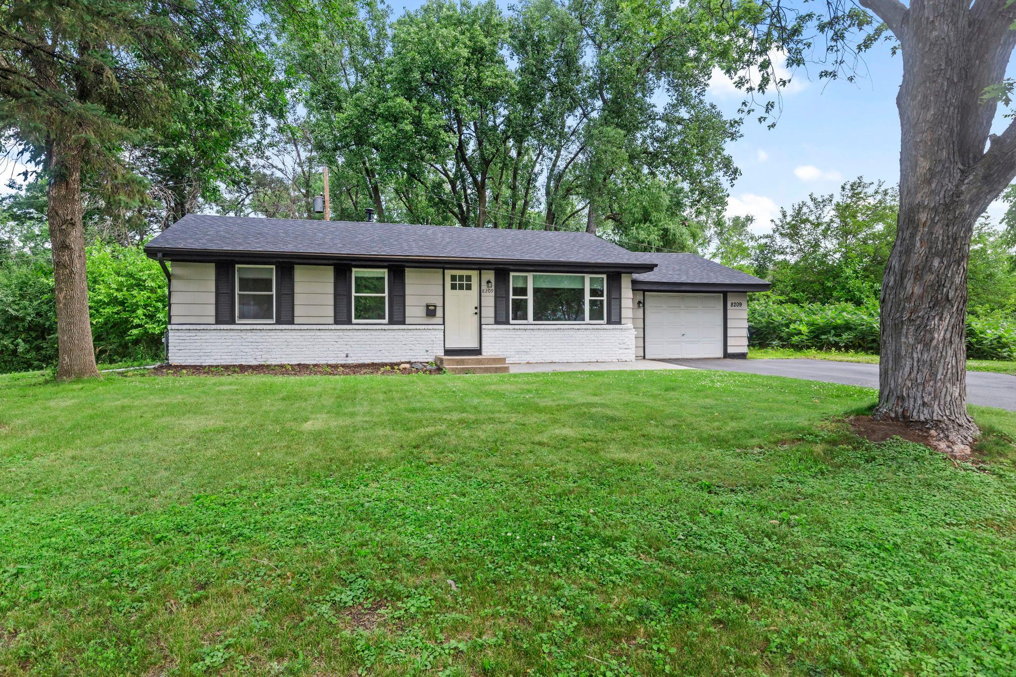 8209 Johnson Circle — photo