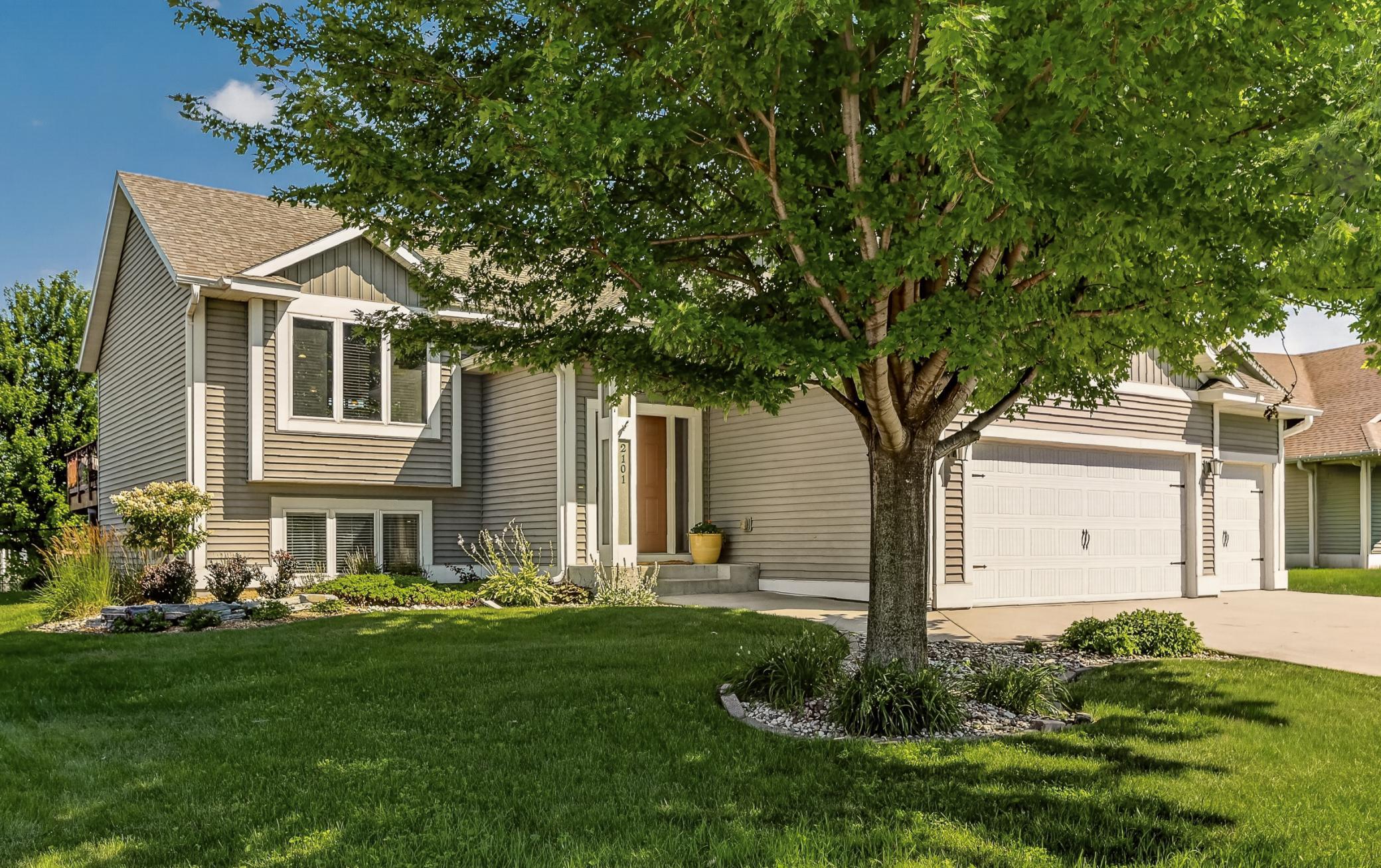 2101 Starburst Drive SW — photo