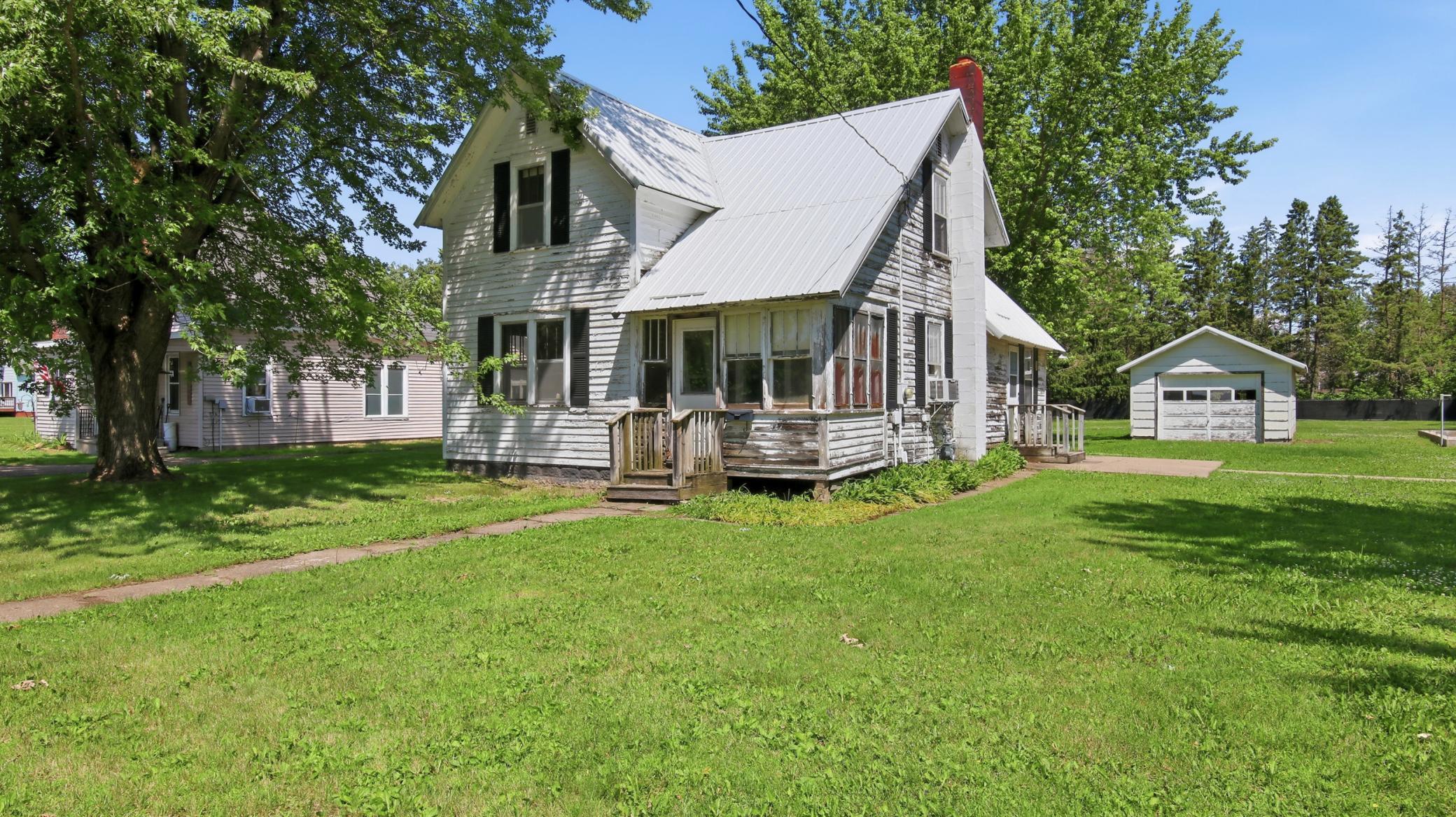 427 E River Avenue, Barron, WI 54812 — photo 3