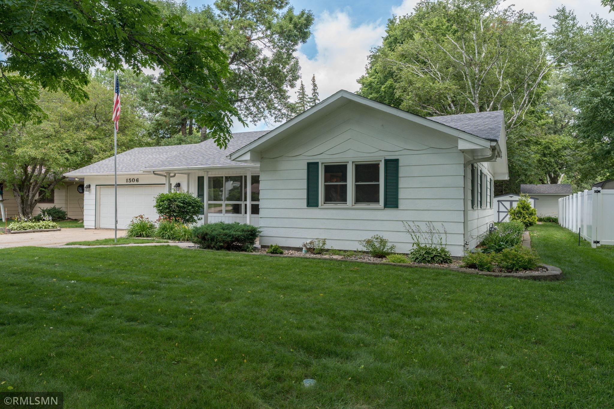 1506 James Drive — photo