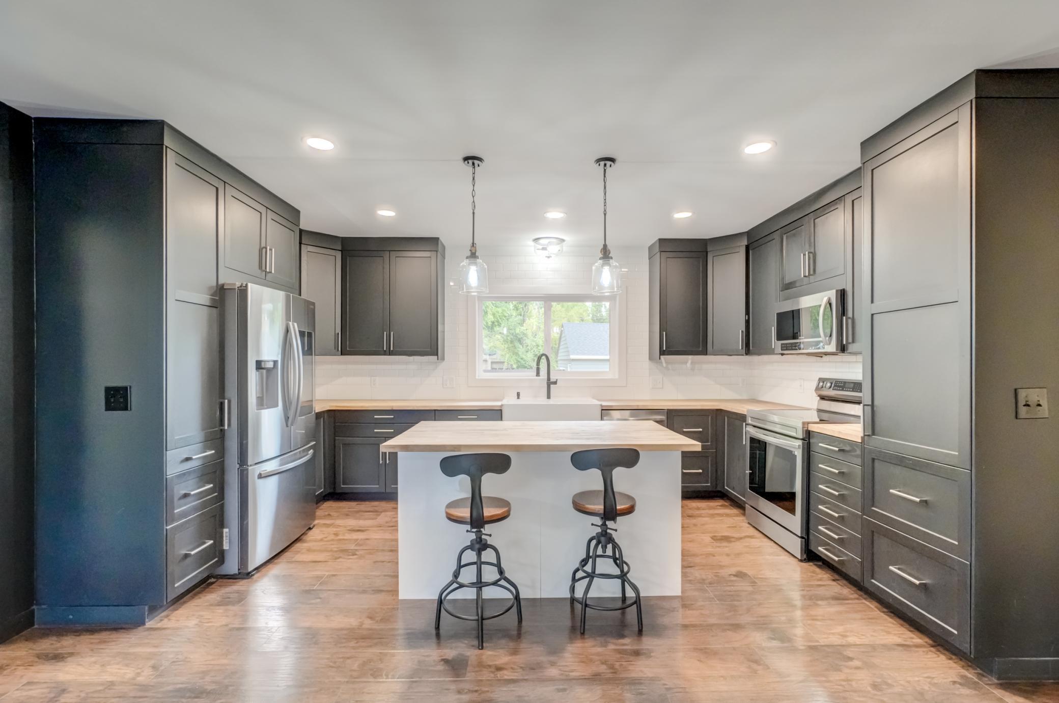 615 Vine Street — photo