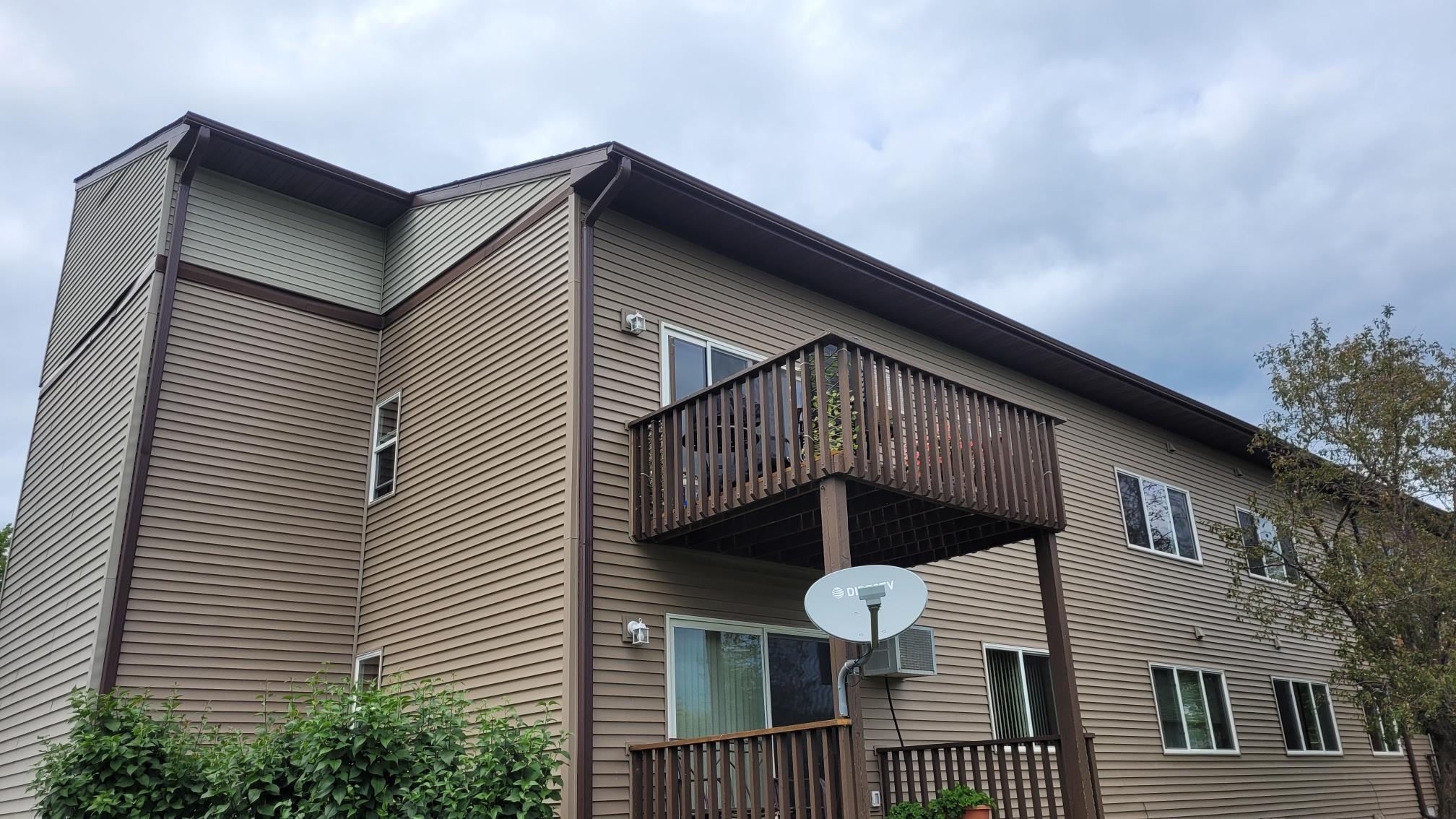 409 Norway Avenue 207 — photo
