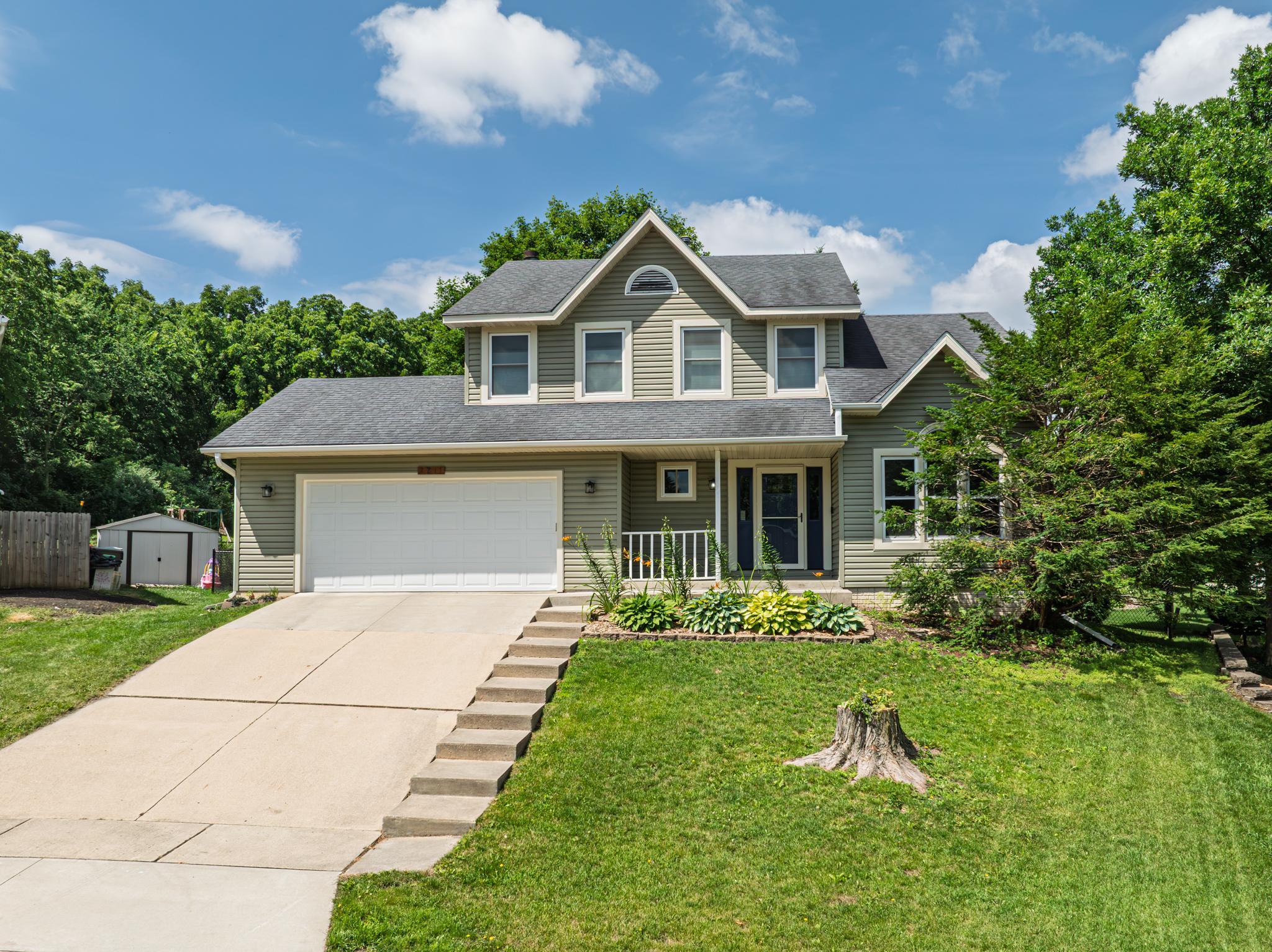 2211 Regent Lane SW — photo