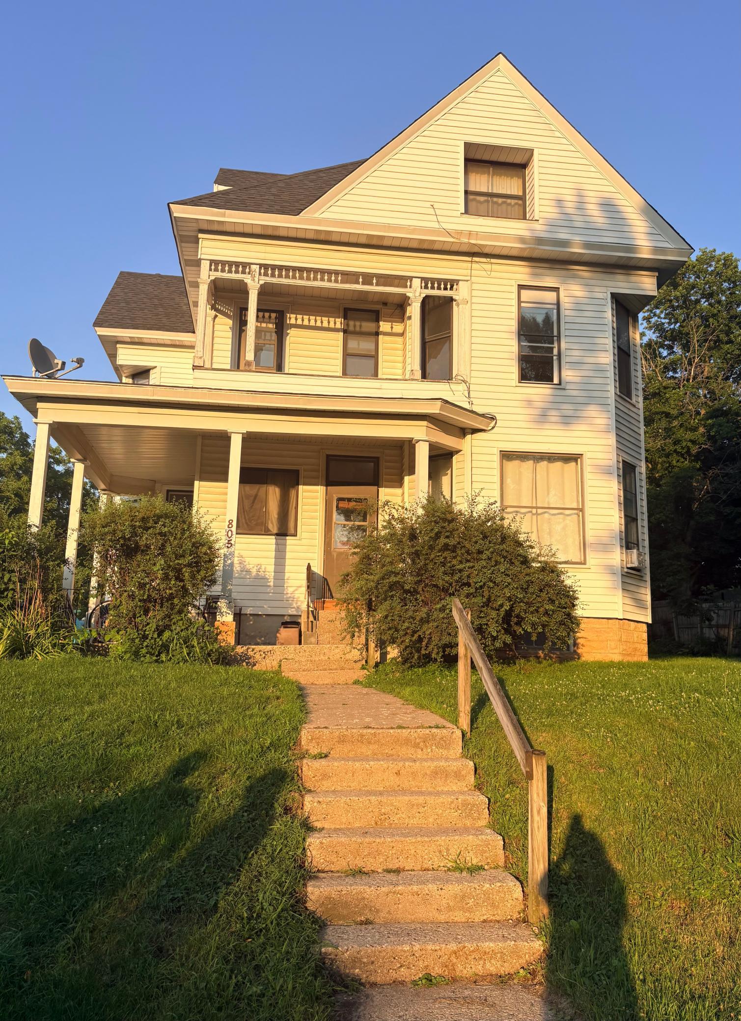 805 S Cedar Avenue — photo