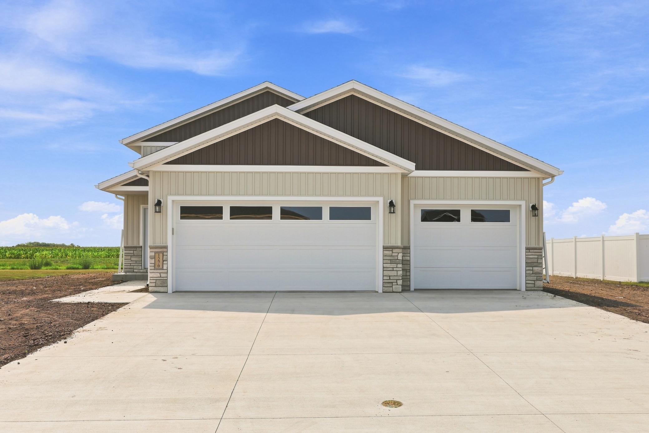 1270 Southview Drive SW — photo
