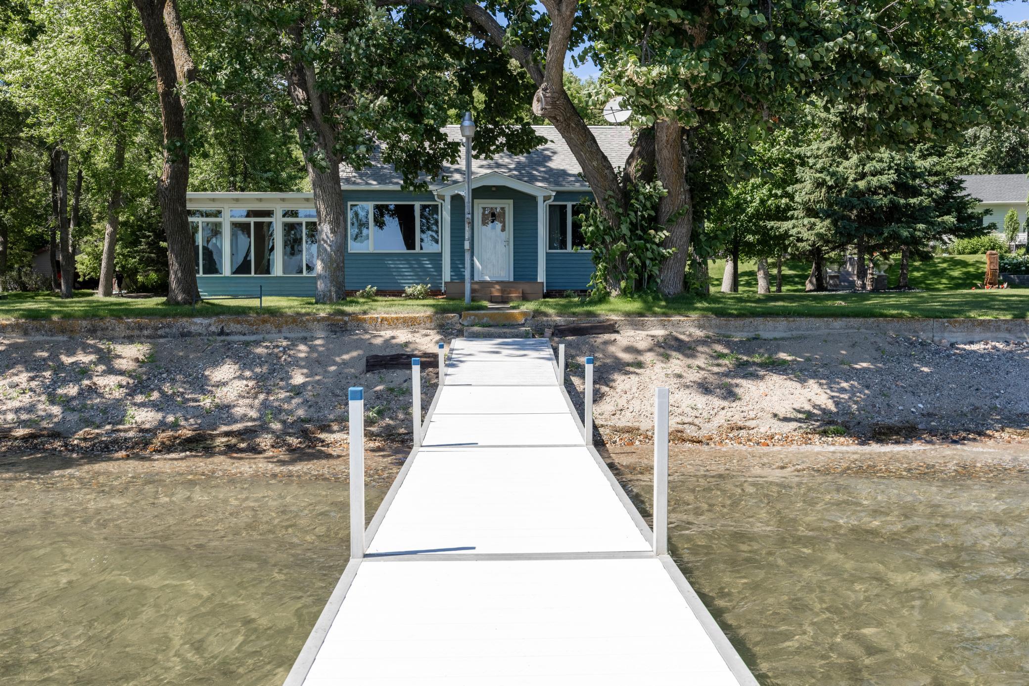 22558 Senns Beach Drive — photo