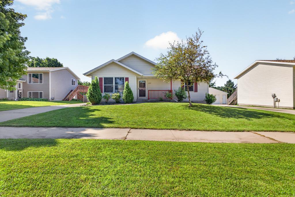 3704 Strathmore Lane SE — photo