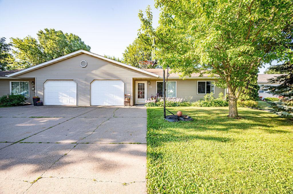 561 Burton Circle — photo