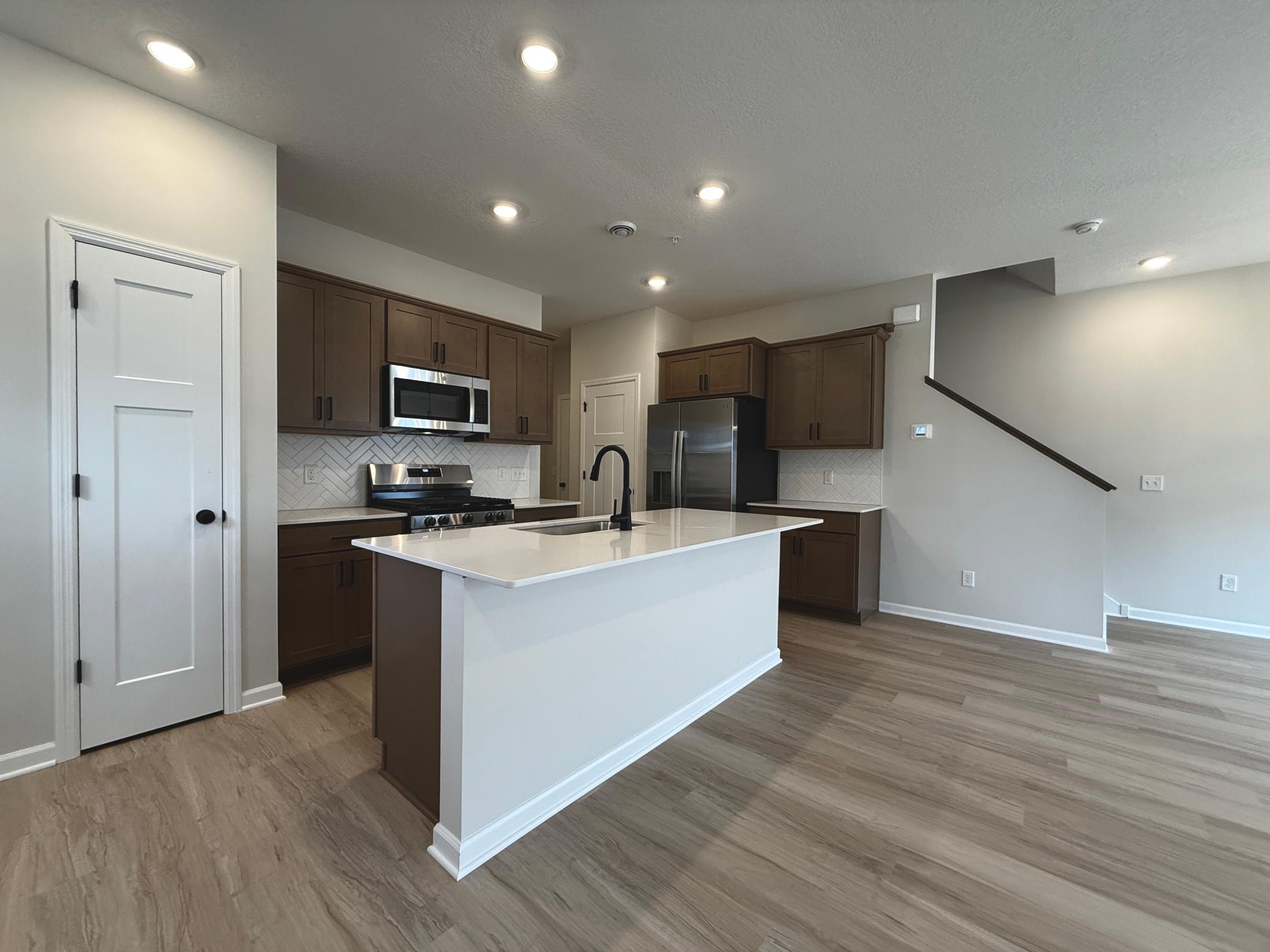 23146 Creekview Court — photo
