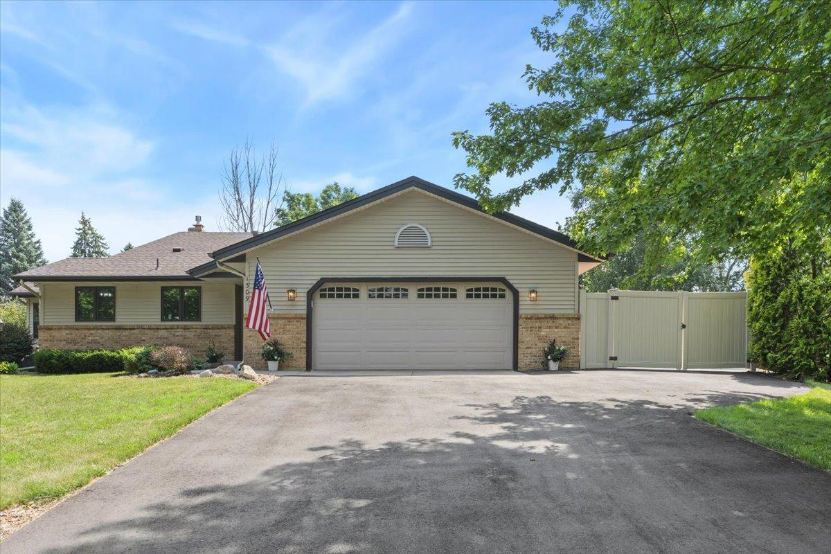 1309 Fremont Court — photo