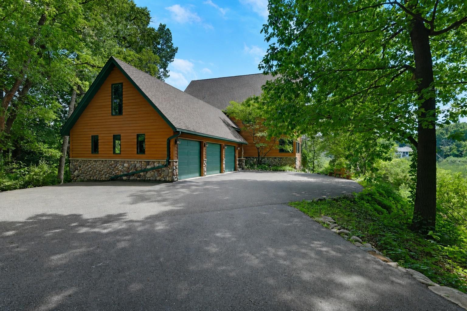 502 Shoreline Drive — photo