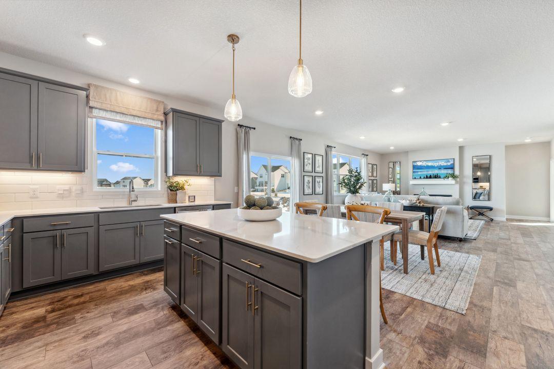 1721 Oak Creek Pass — photo
